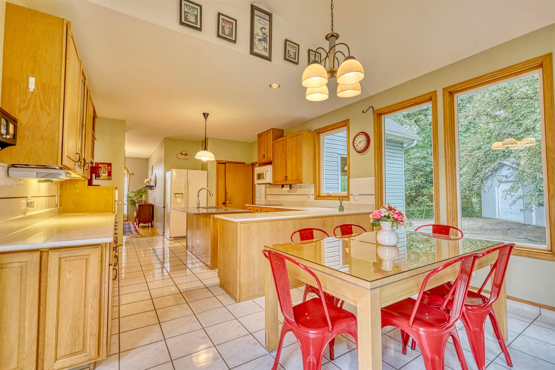 3115 Hawks Haven Trail, Bristol, WI 53532