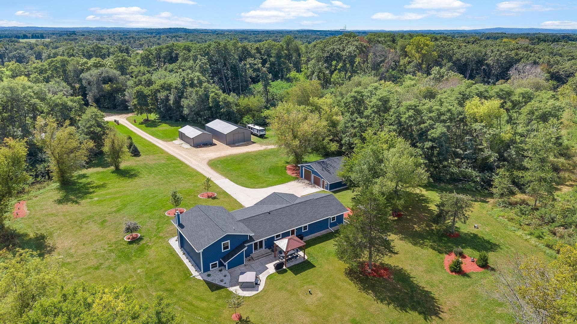 N8005 Ashley Road, Marcellon, WI 53901