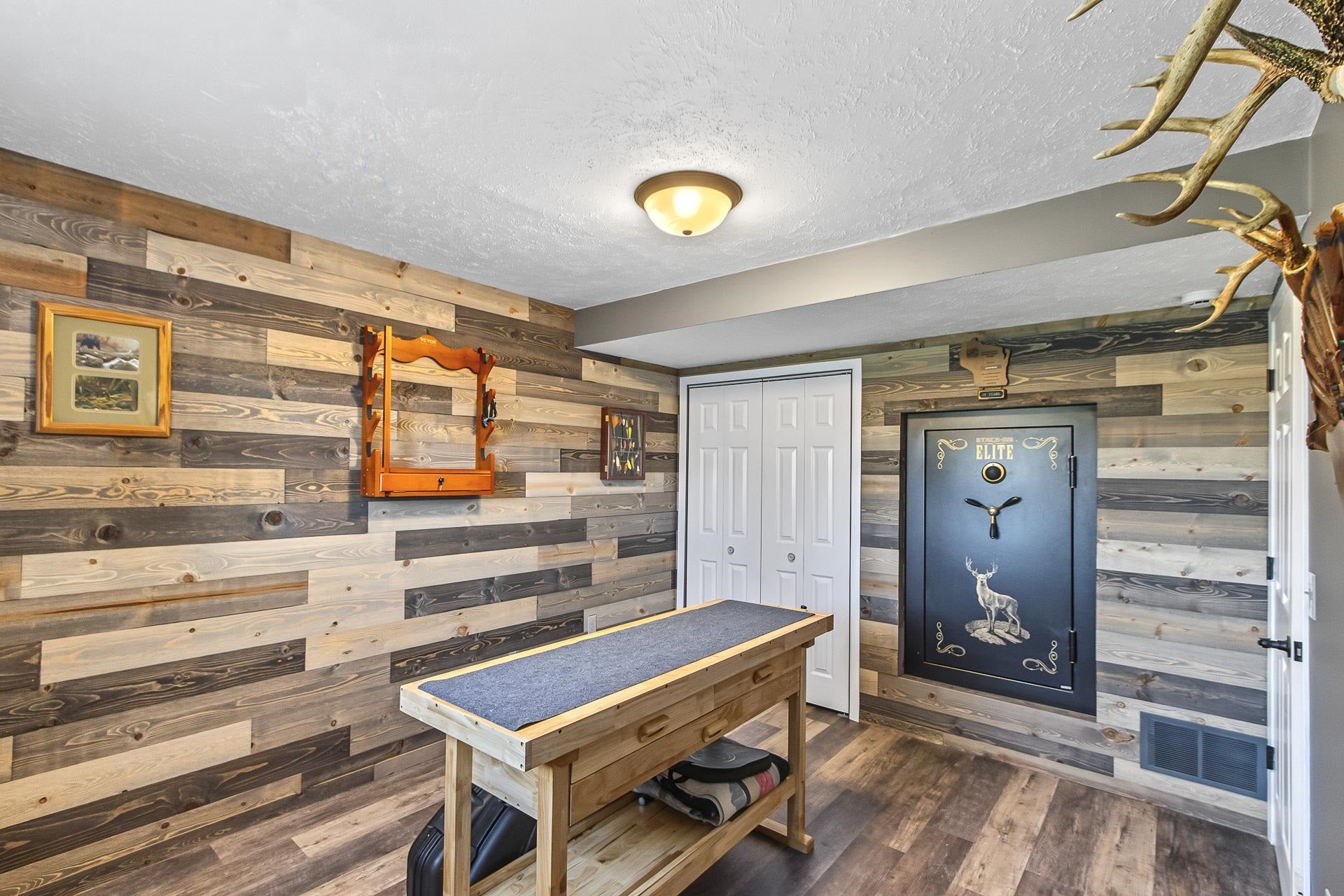 N8005 Ashley Road, Marcellon, WI 53901