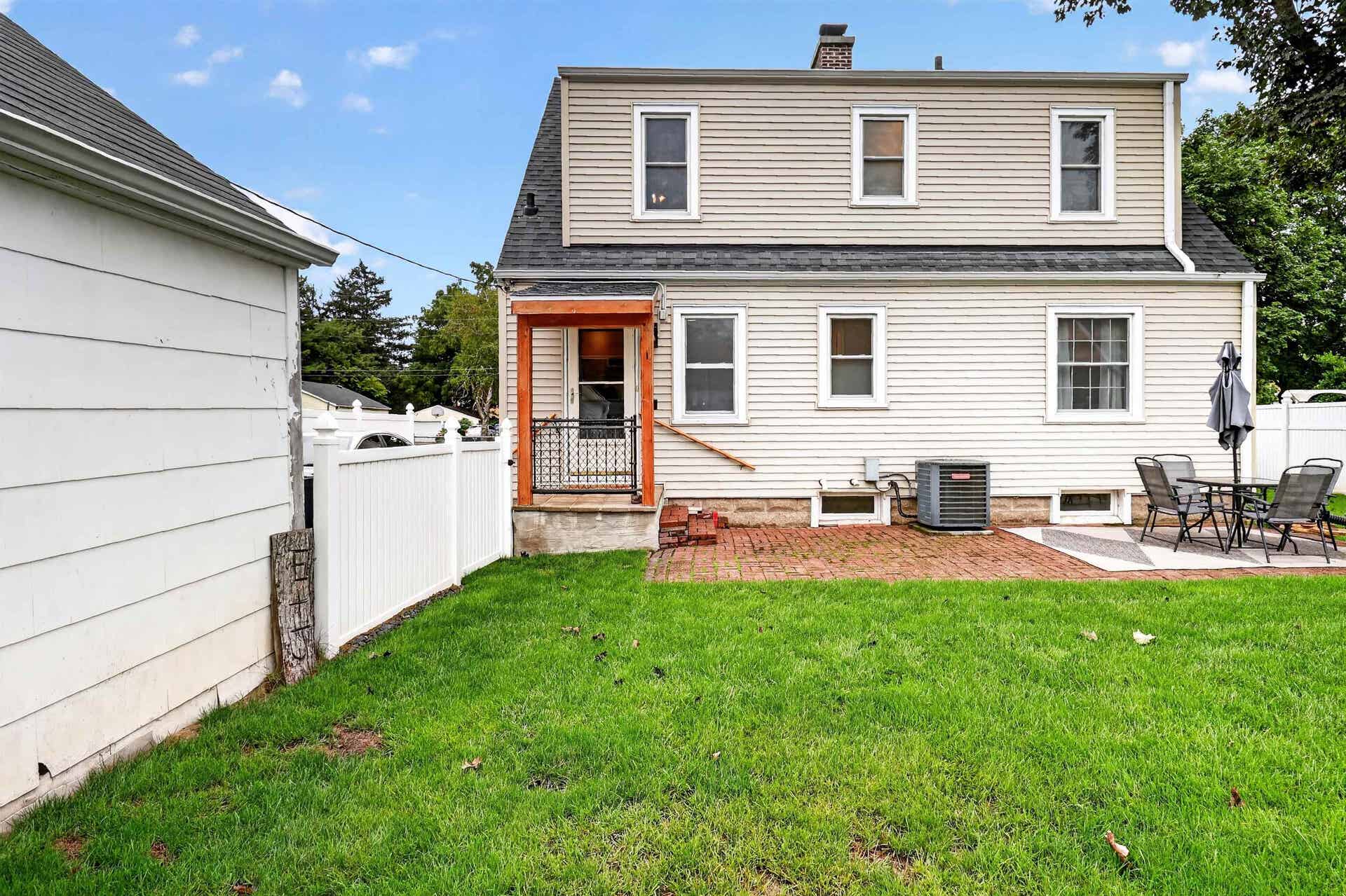 342 S Randall Avenue, Janesville, WI 53545