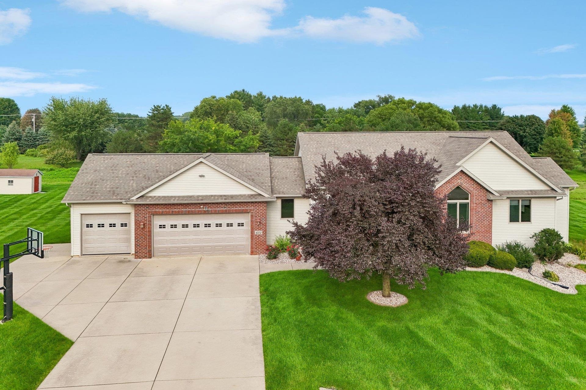 6572 Kimberly Way, Windsor, WI 53532