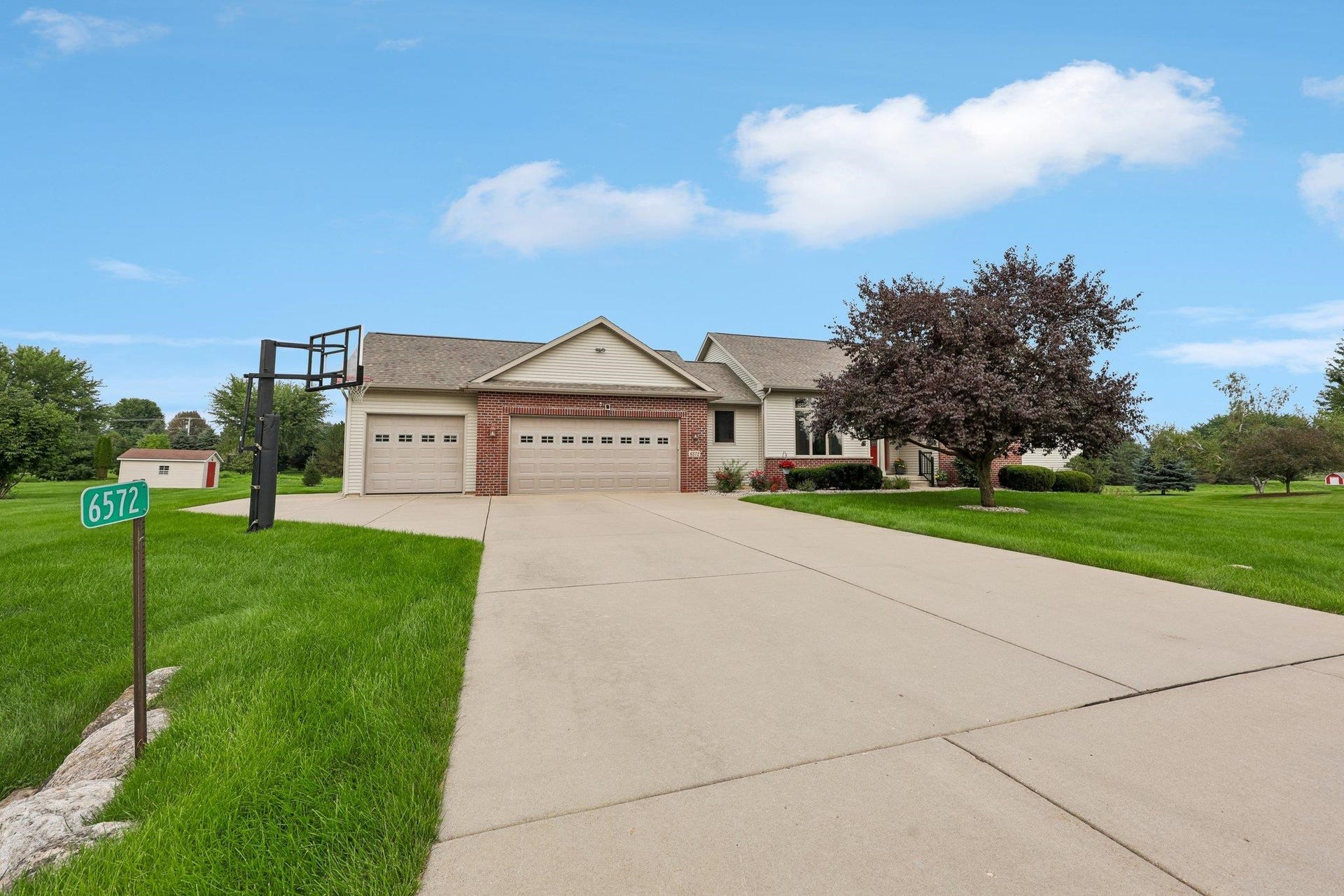 6572 Kimberly Way, Windsor, WI 53532