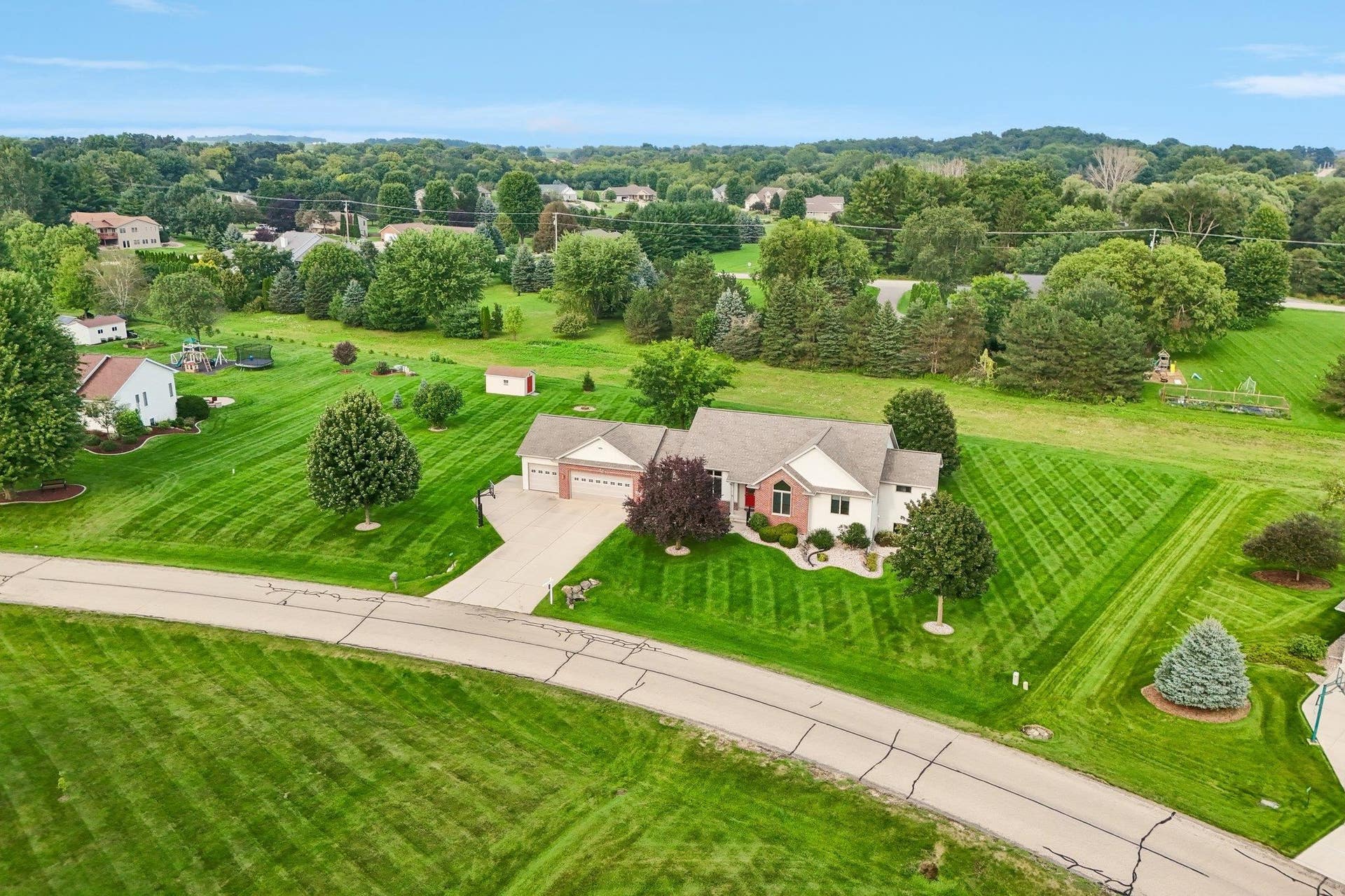 6572 Kimberly Way, Windsor, WI 53532