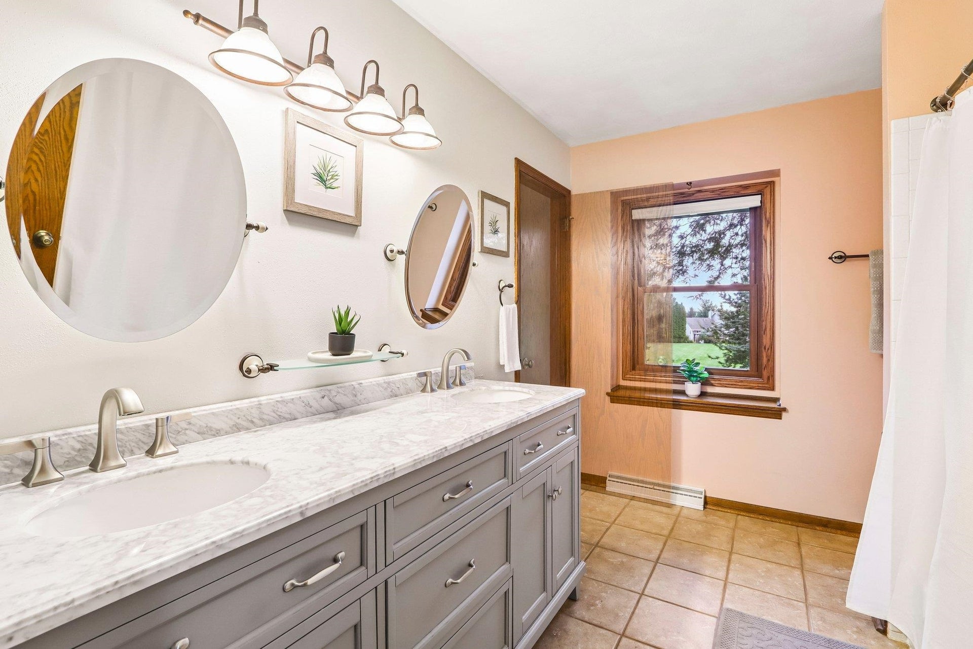 7134 S Hill Road, Windsor, WI 53532