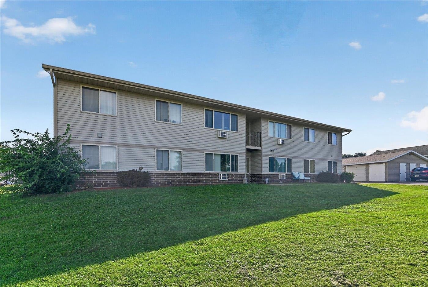 206 Danbury Court, DeForest, WI 53532