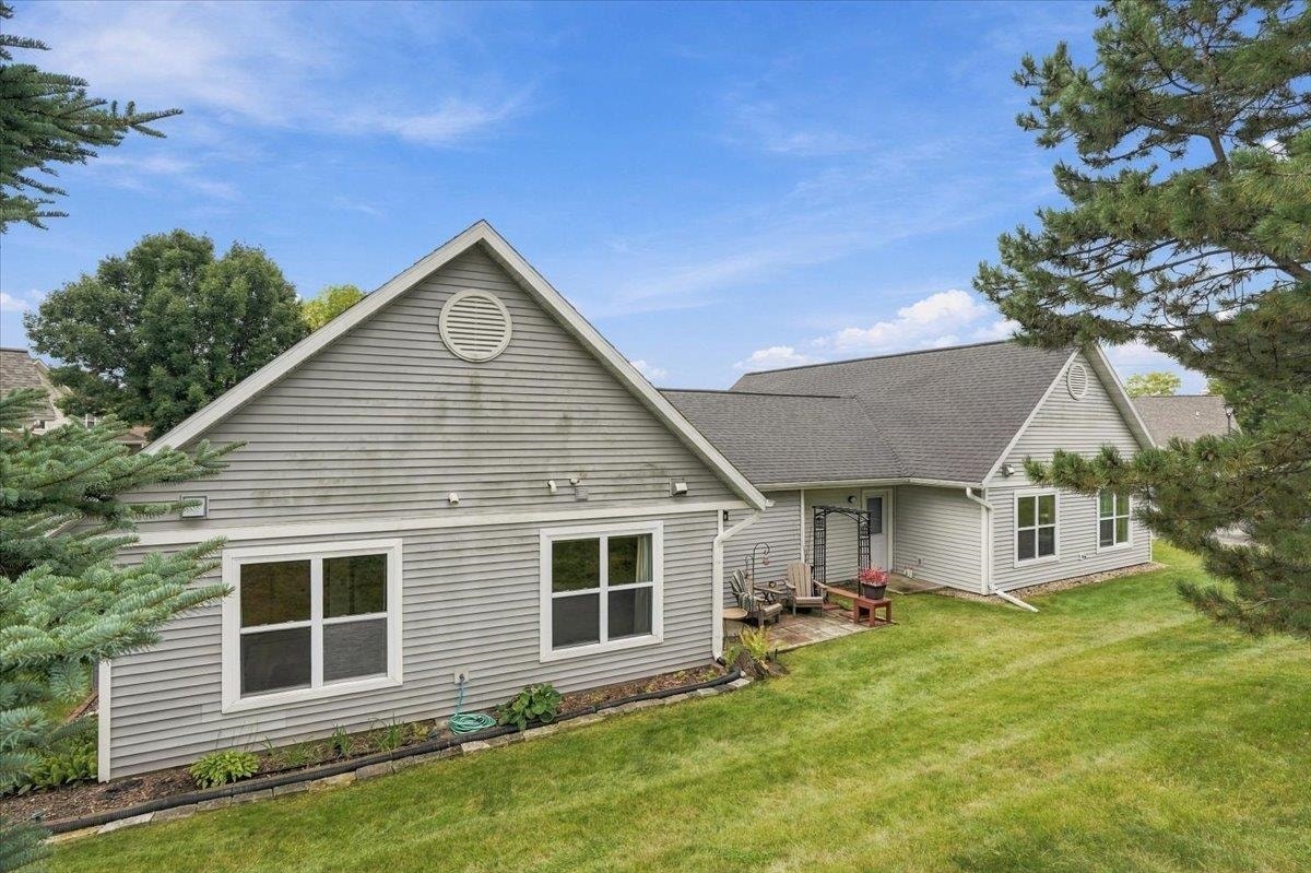 221 Larkspur Court, Sun Prairie, WI 53590
