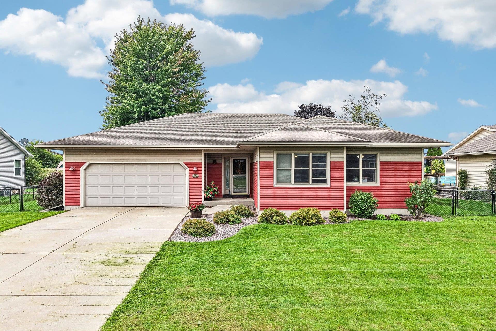 304 4th Street, Brooklyn, WI 53521