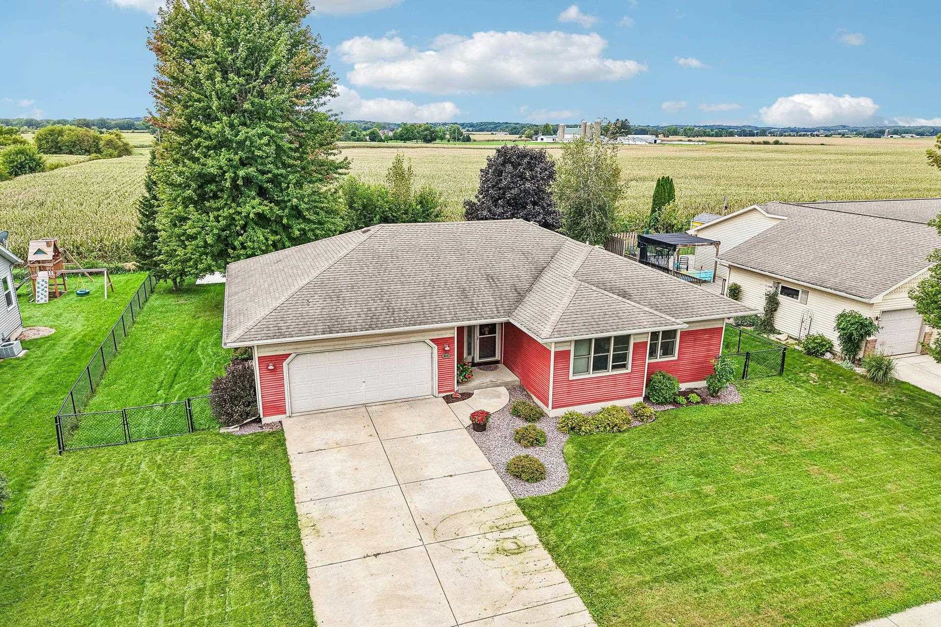 304 4th Street, Brooklyn, WI 53521