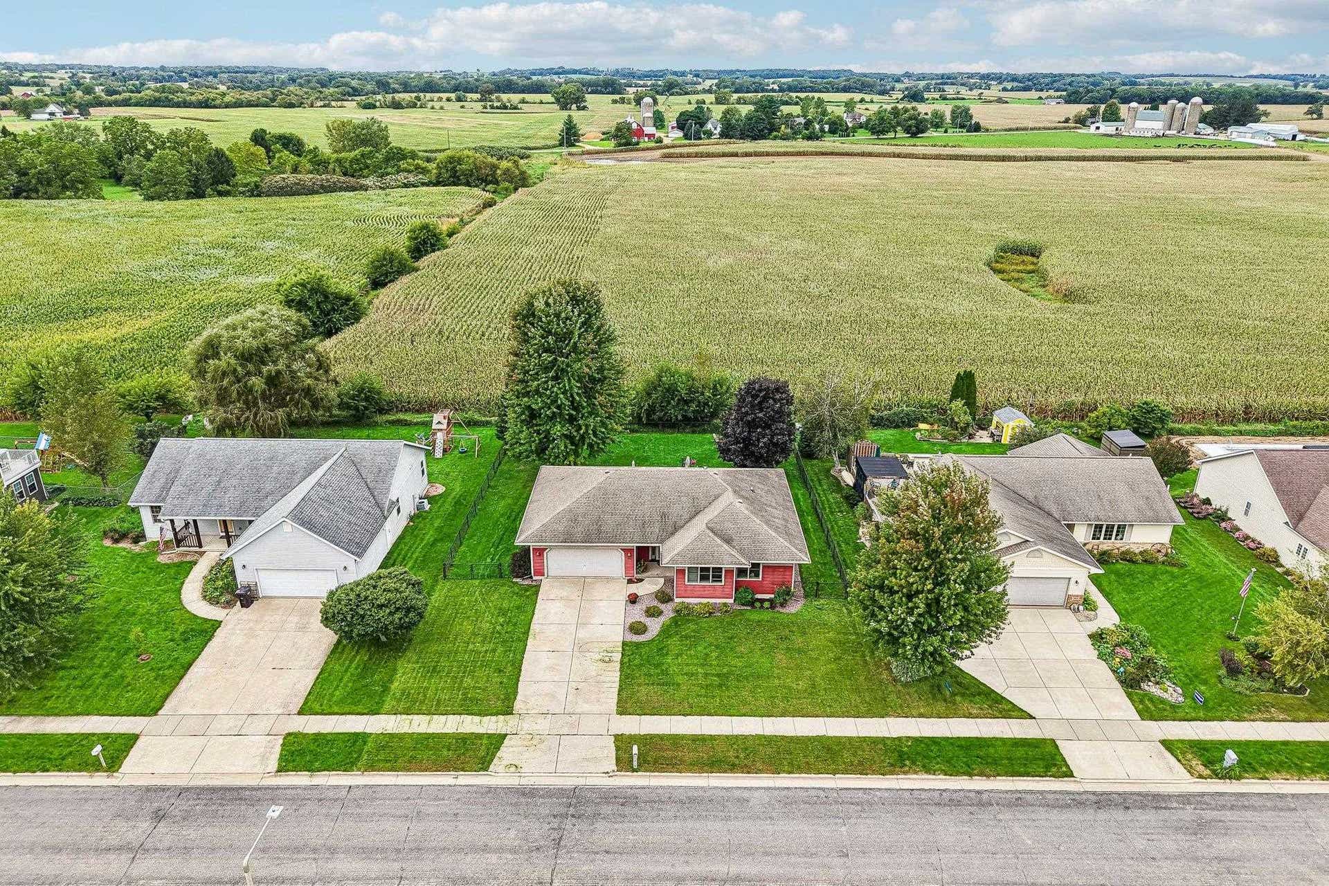 304 4th Street, Brooklyn, WI 53521