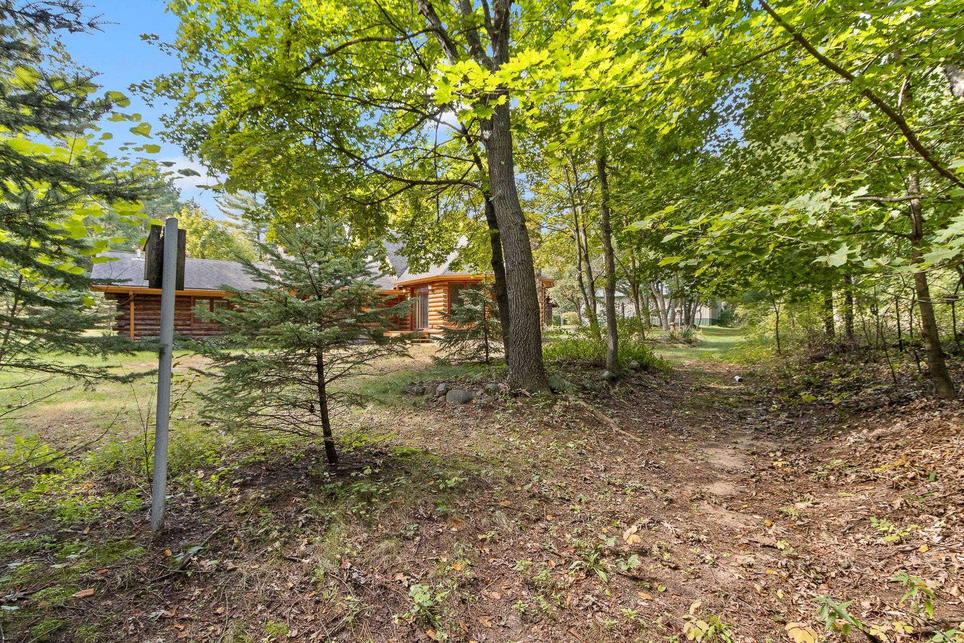 N8988 Deerborn Avenue, Springfield, WI 53964