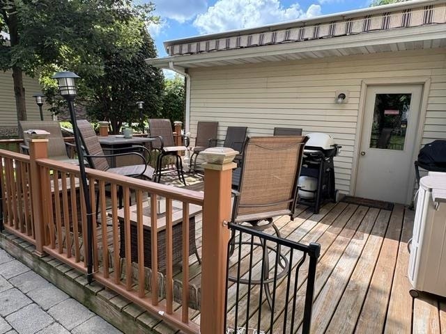 861 Henry Street, Waunakee, WI 53597