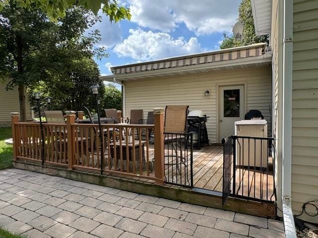 861 Henry Street, Waunakee, WI 53597
