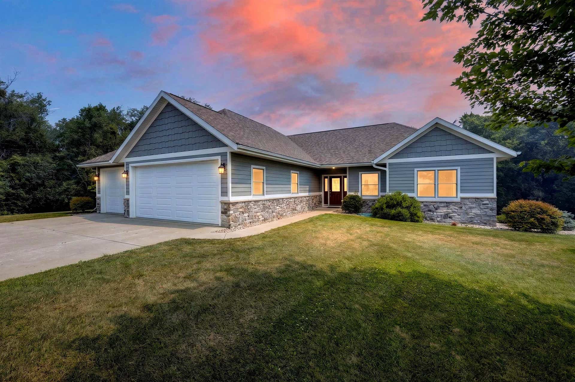 7224 Kickaboo Road, Springfield, WI 53597