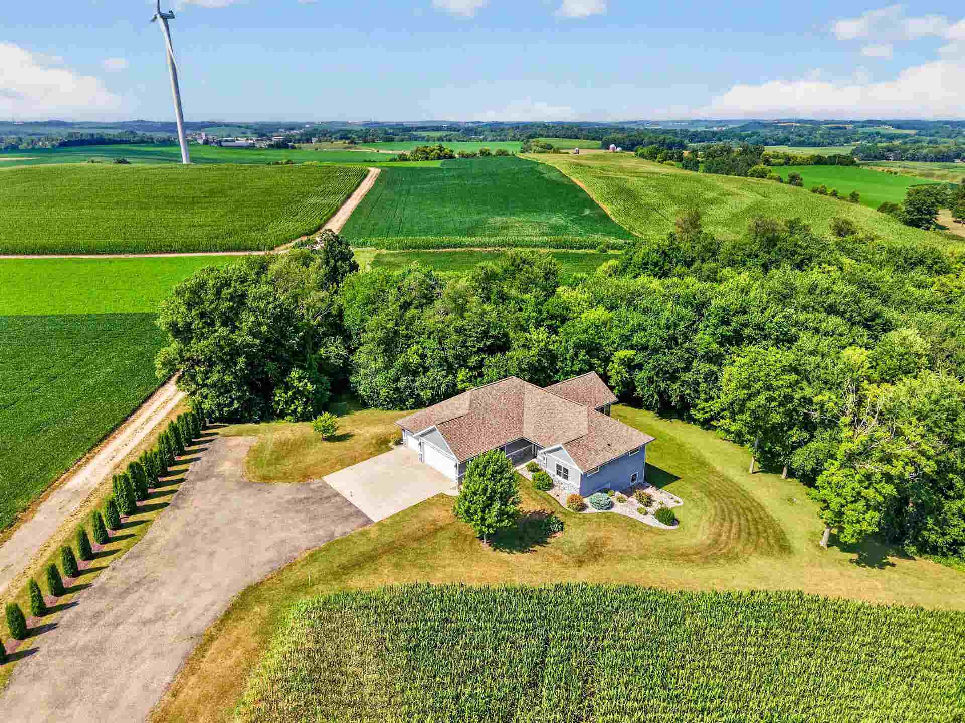 7224 Kickaboo Road, Springfield, WI 53597