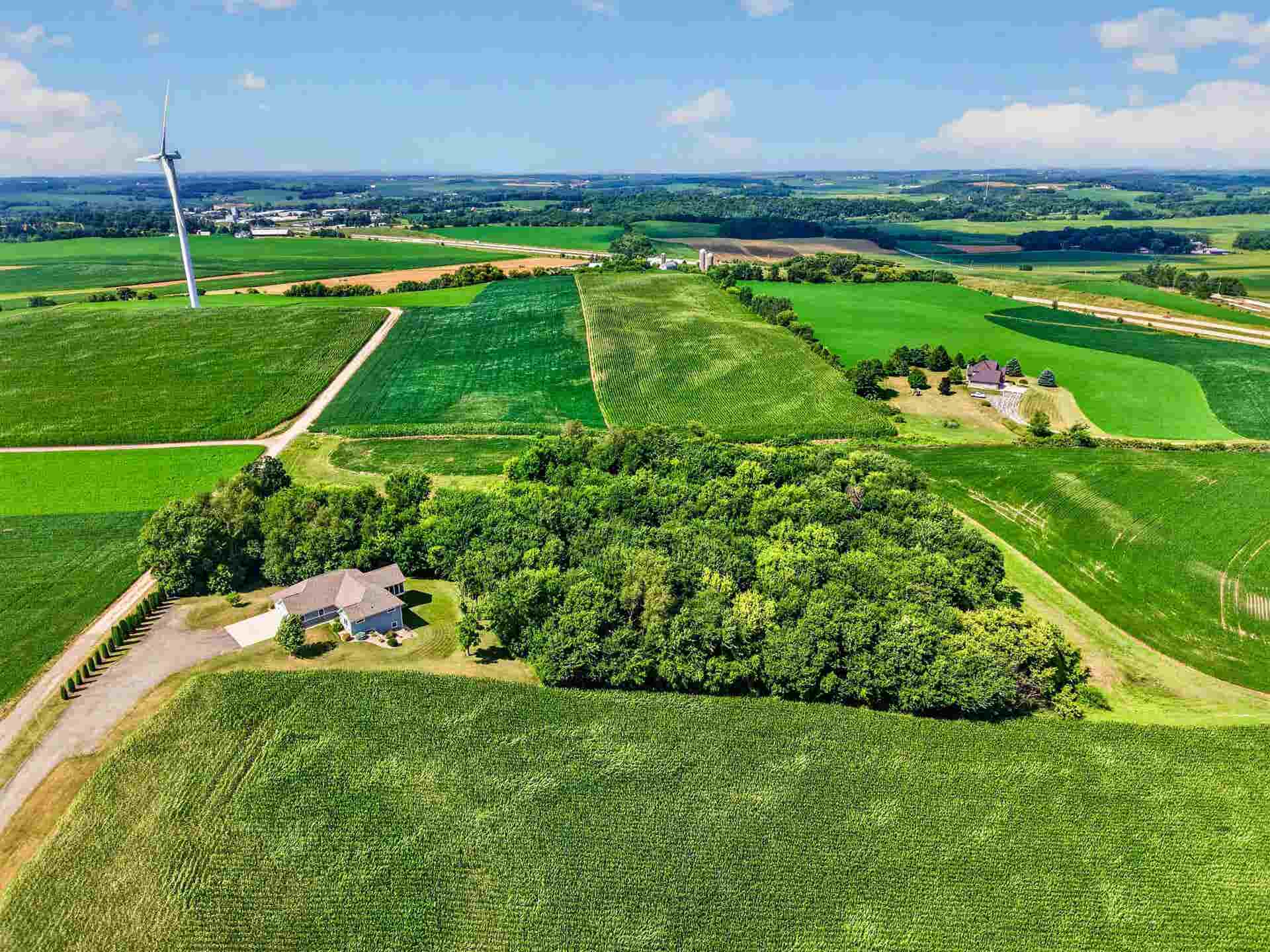 7224 Kickaboo Road, Springfield, WI 53597