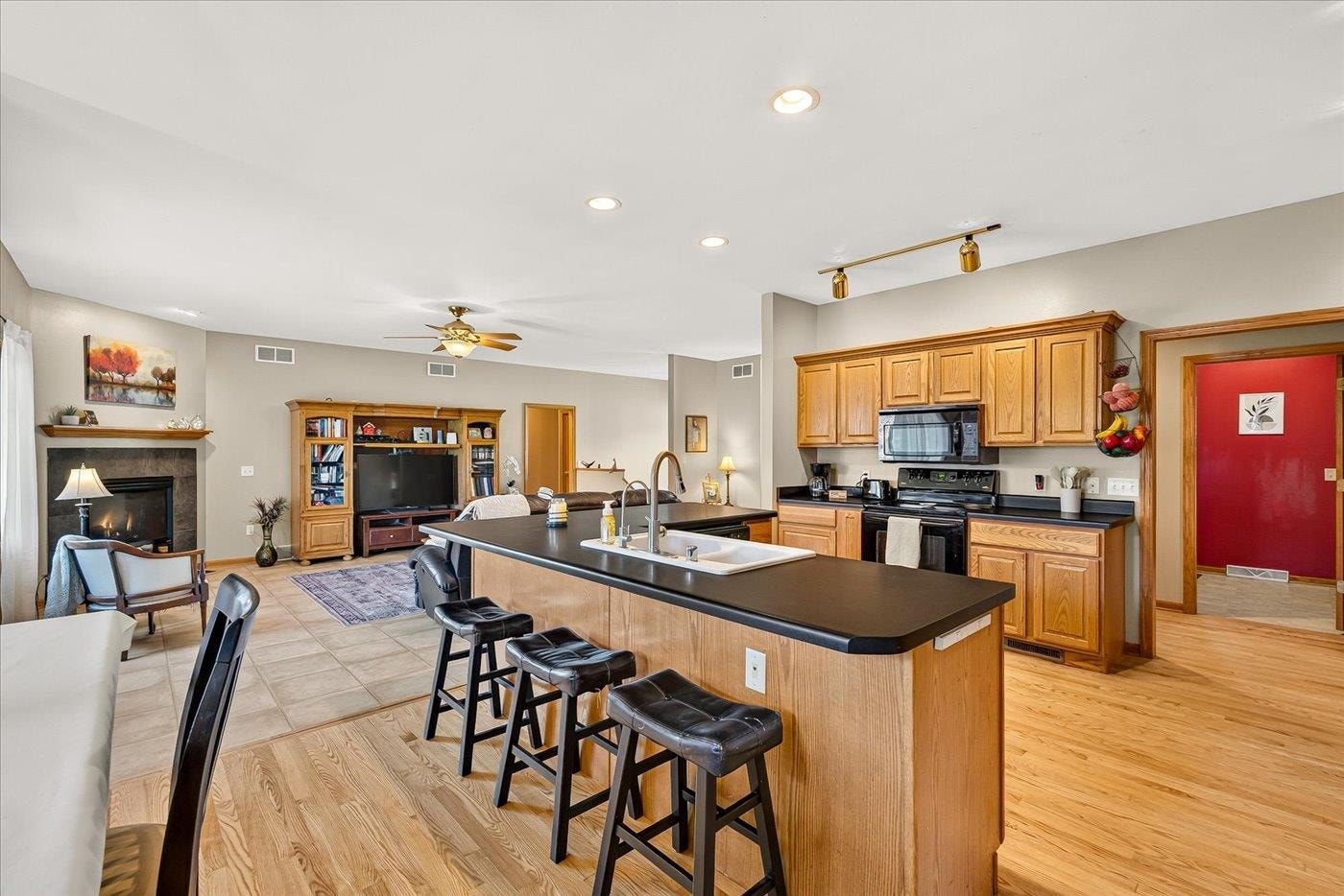 875 Merri Hill Drive, Oregon, WI 53575