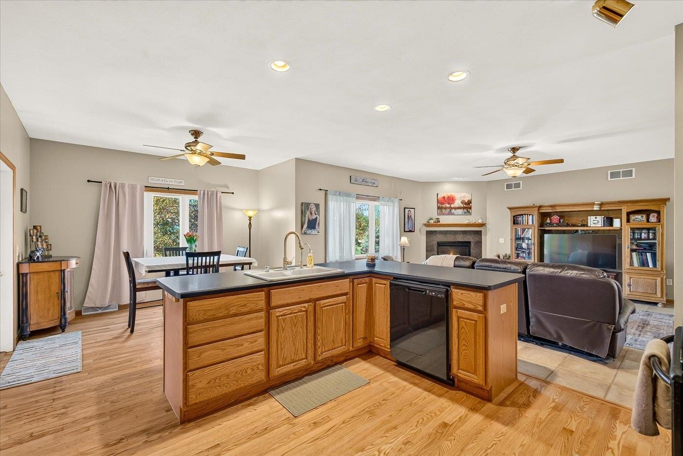 875 Merri Hill Drive, Oregon, WI 53575