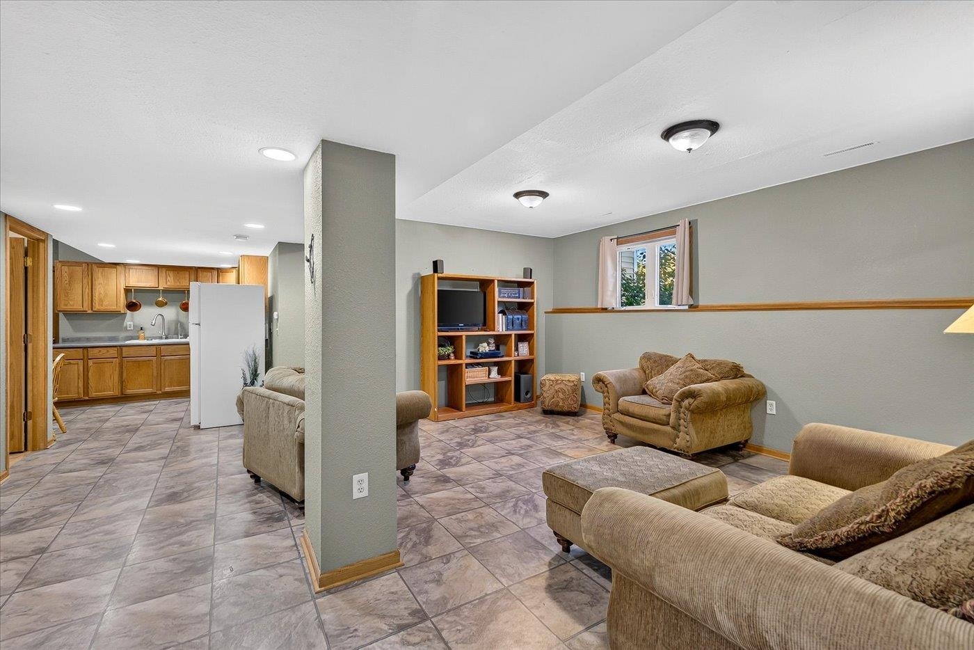 875 Merri Hill Drive, Oregon, WI 53575