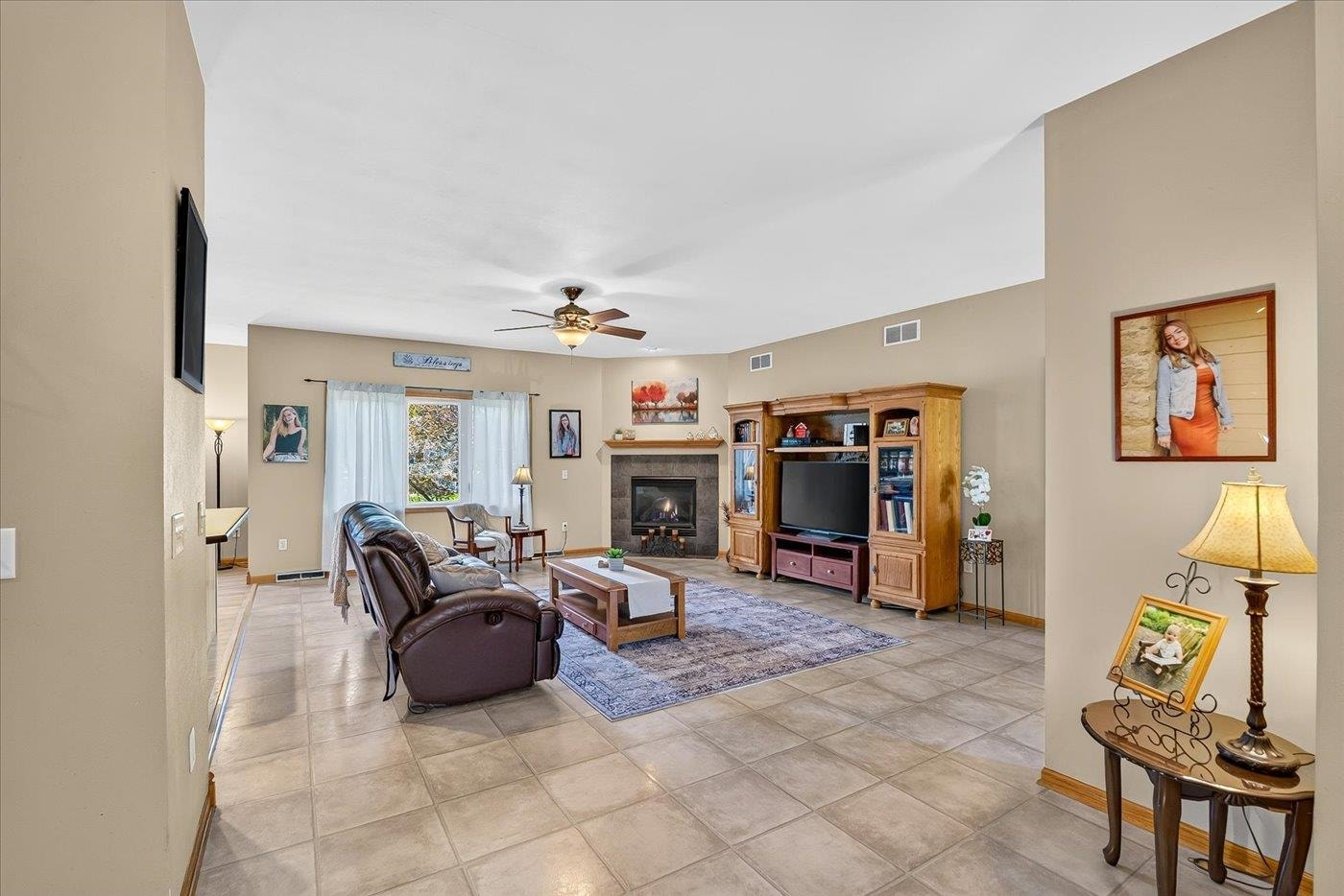 875 Merri Hill Drive, Oregon, WI 53575
