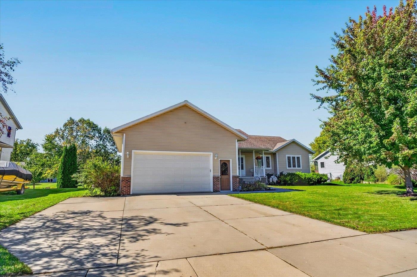 875 Merri Hill Drive, Oregon, WI 53575