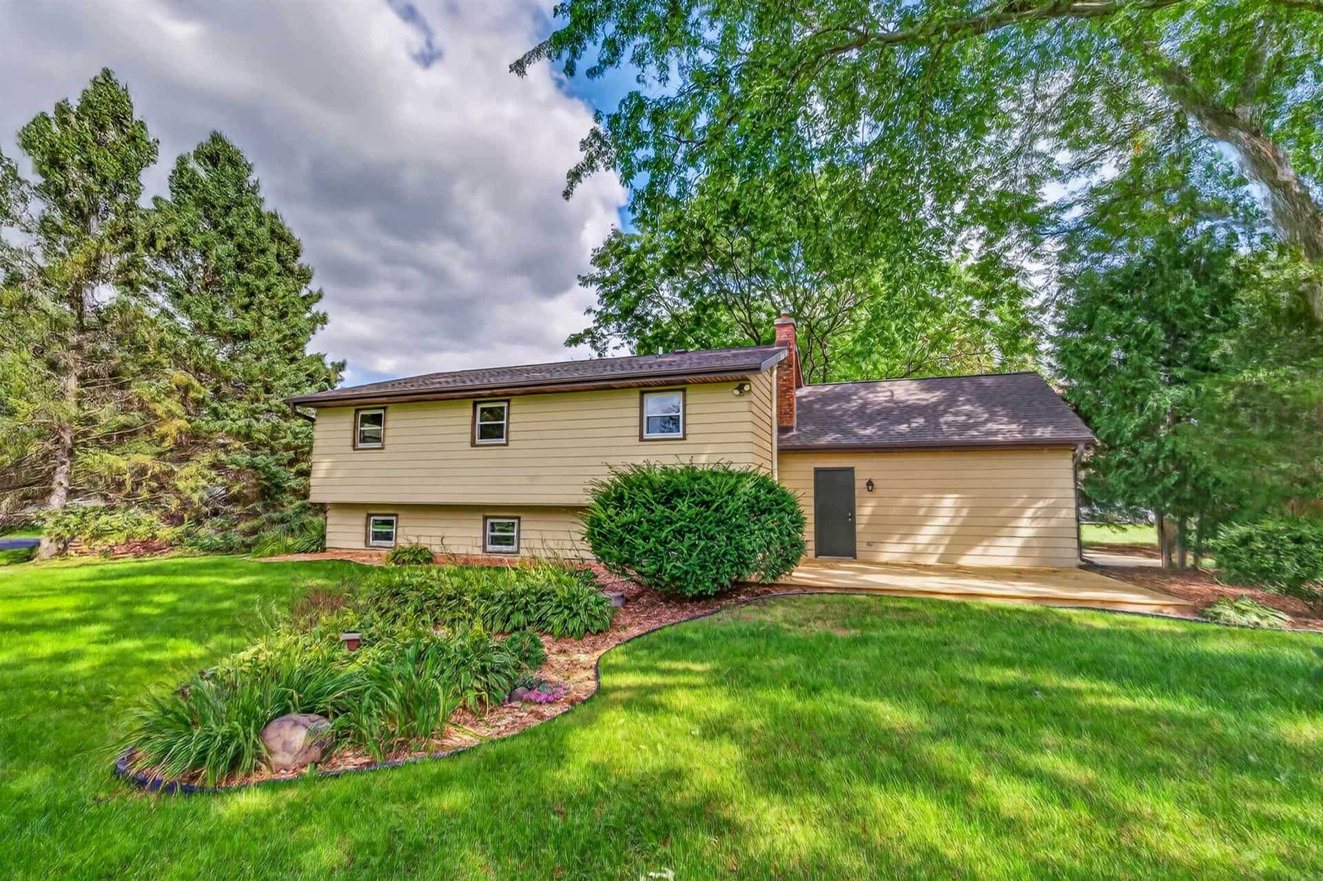 6229 Harvest Lane, Burke, WI 53532