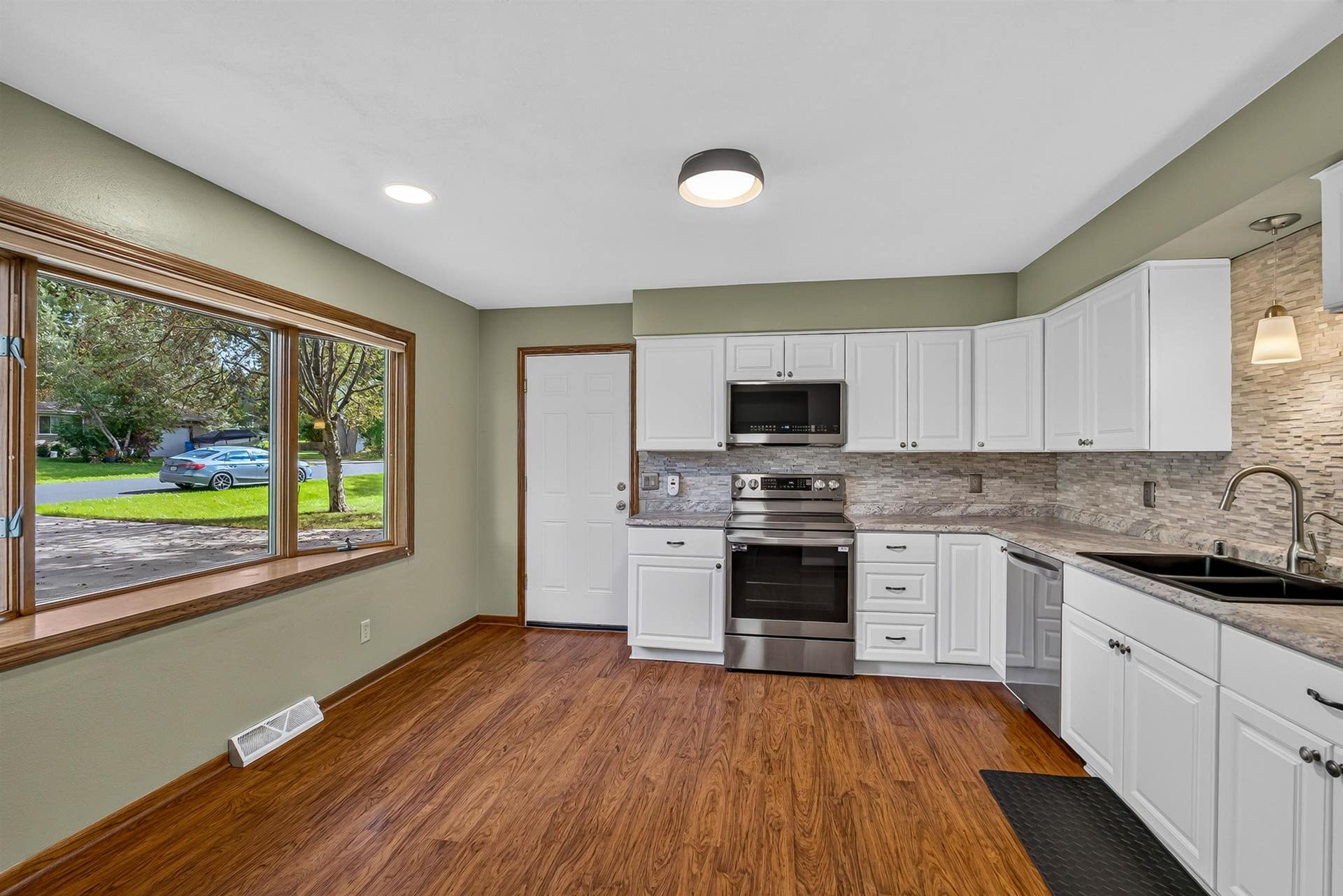 6229 Harvest Lane, Burke, WI 53532