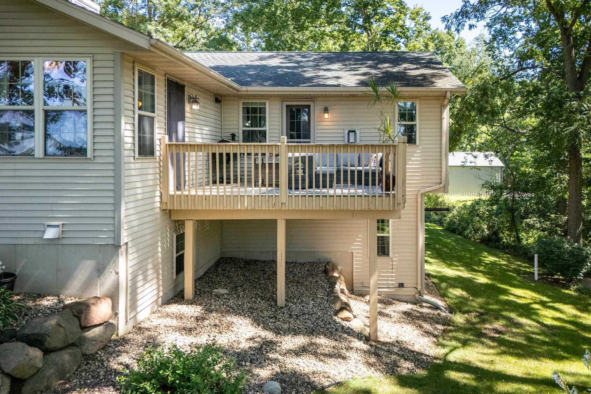 2001 Timber Lake Road, Oregon, WI 53575