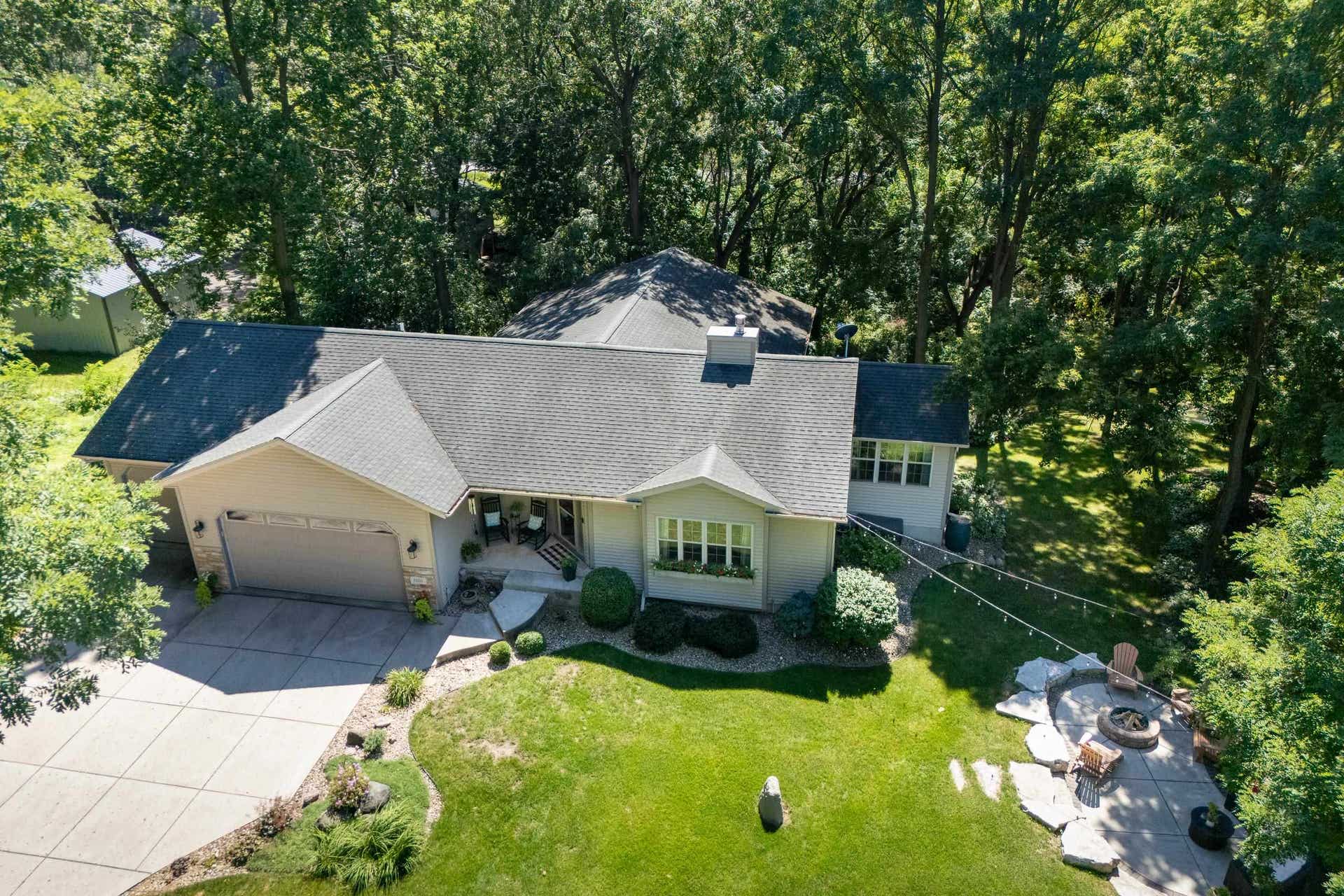 2001 Timber Lake Road, Oregon, WI 53575