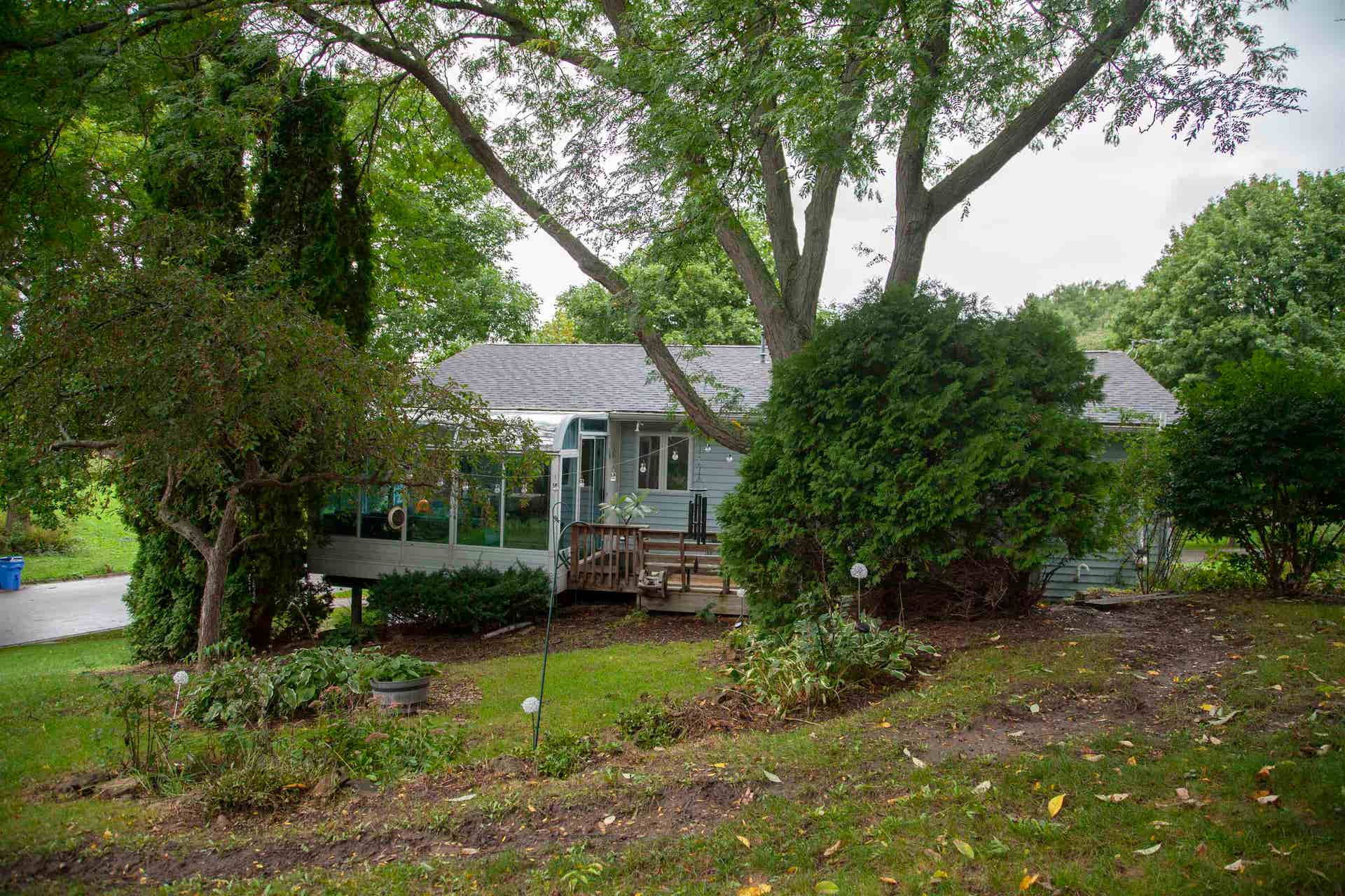 400 Oak Valley Road, Mount Horeb, WI 53572