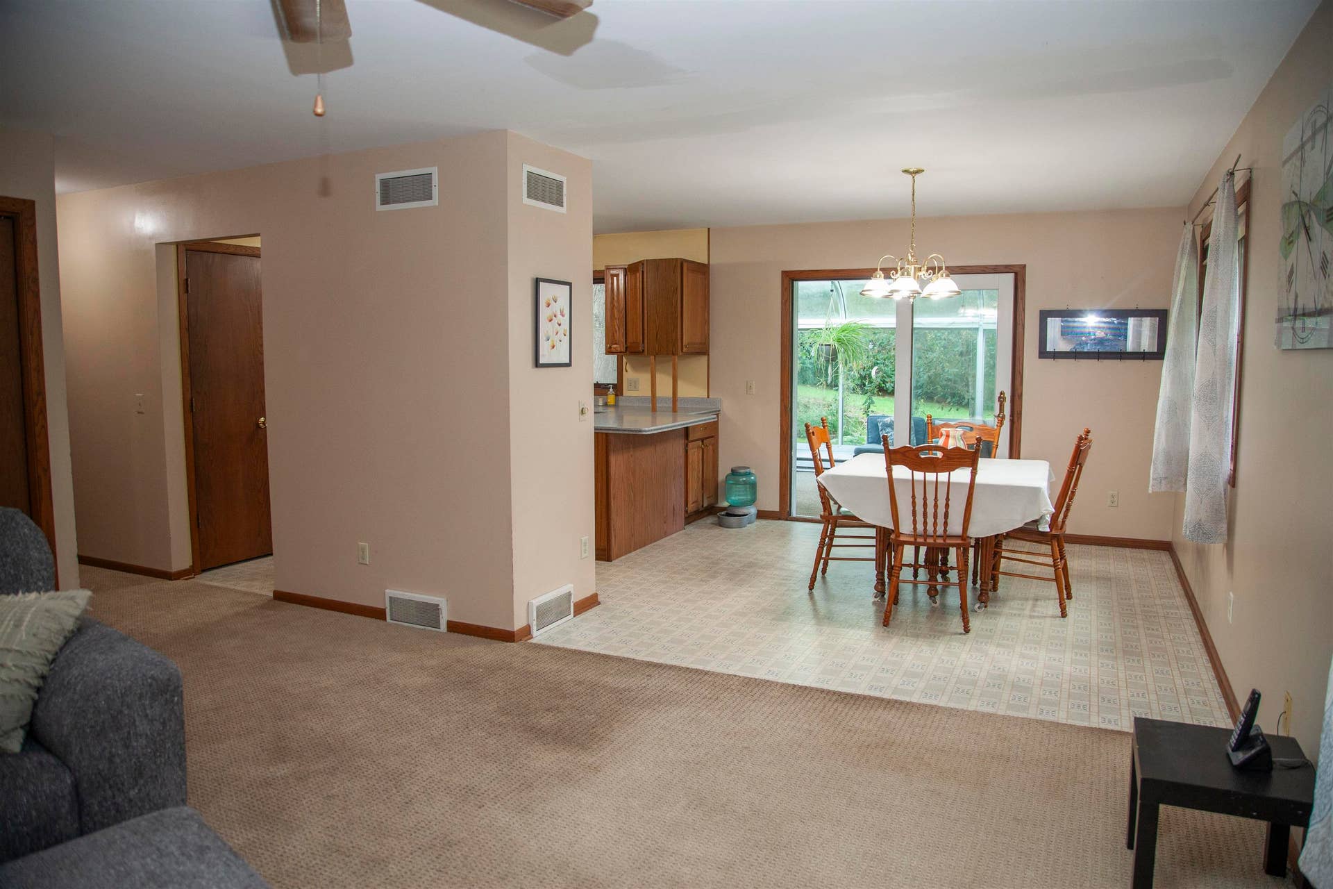400 Oak Valley Road, Mount Horeb, WI 53572