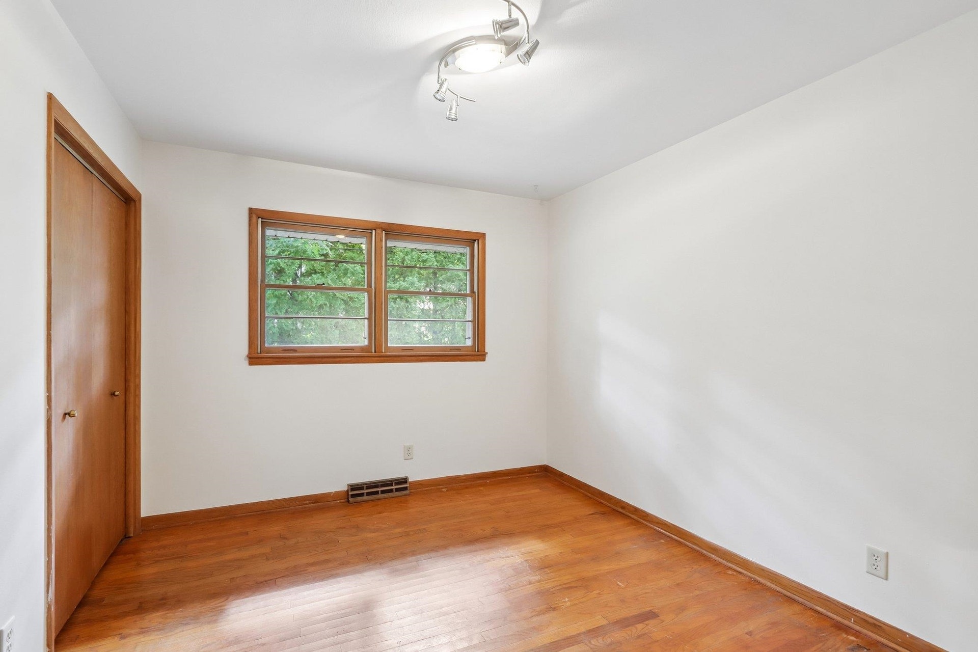 4405 Mineral Point Road, Madison, WI 53705