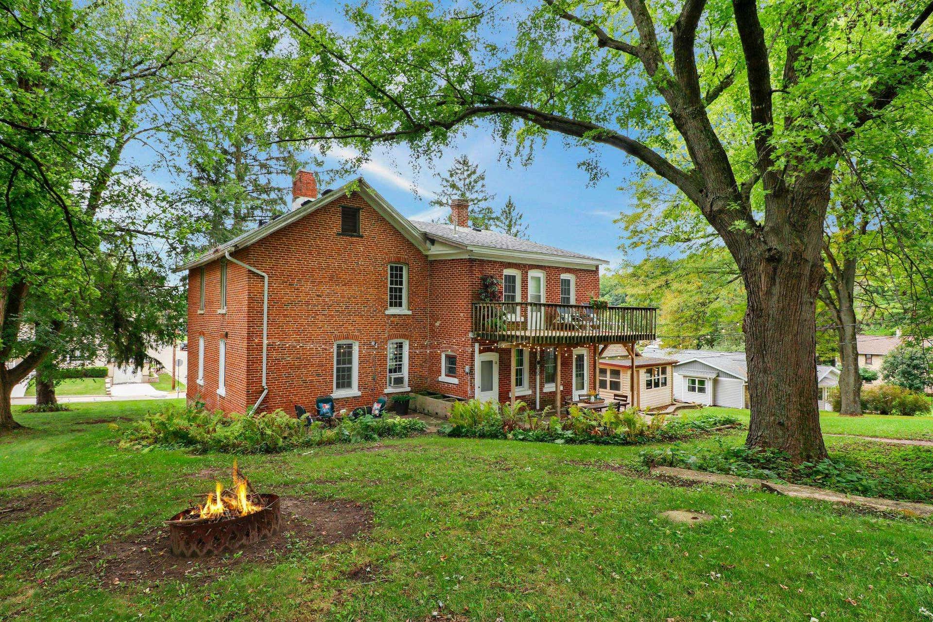 2703 Thinnes Street, Cross Plains, WI 53528