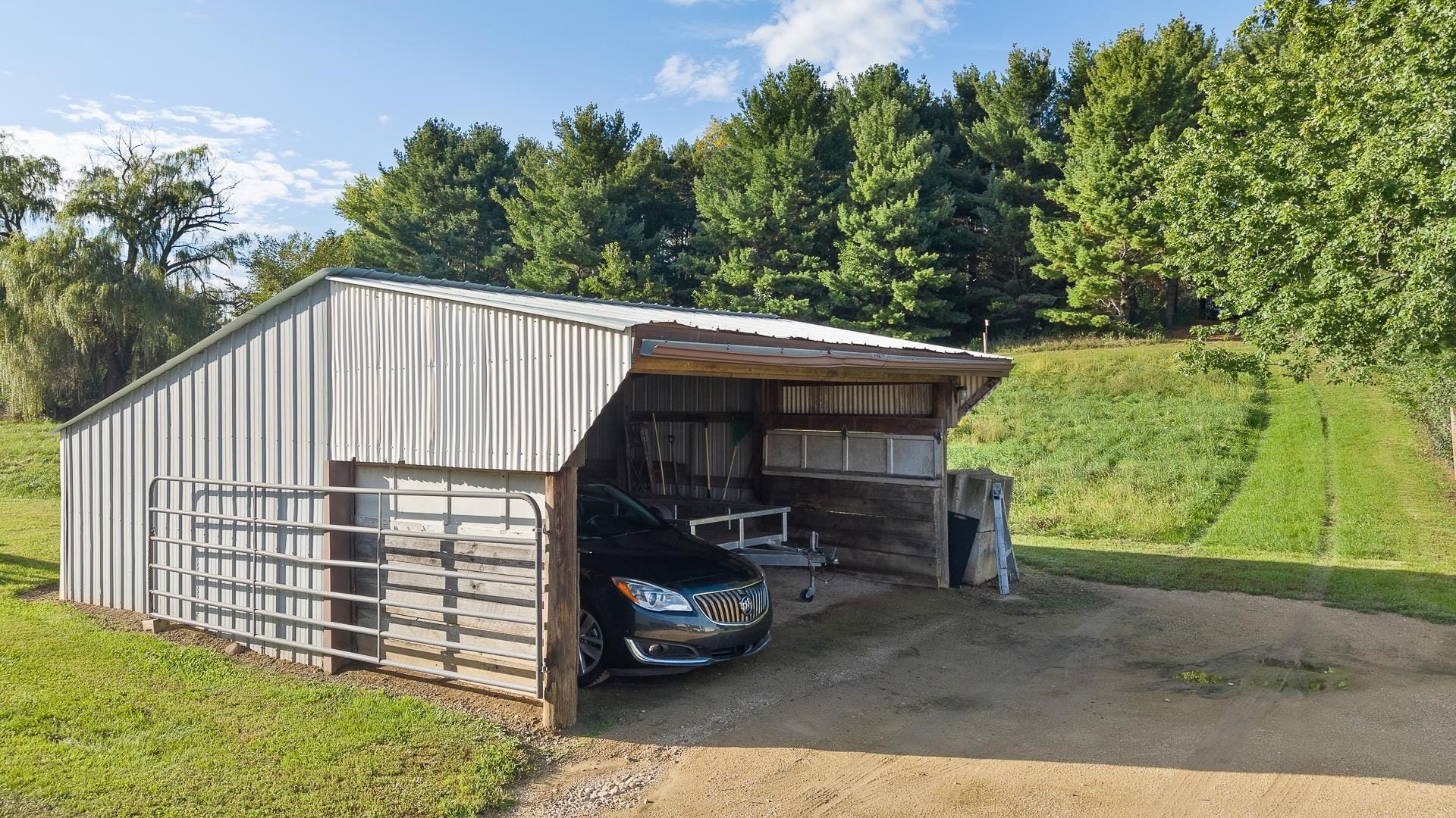 N9401 Hughes Road, Exeter, WI 53508-9675