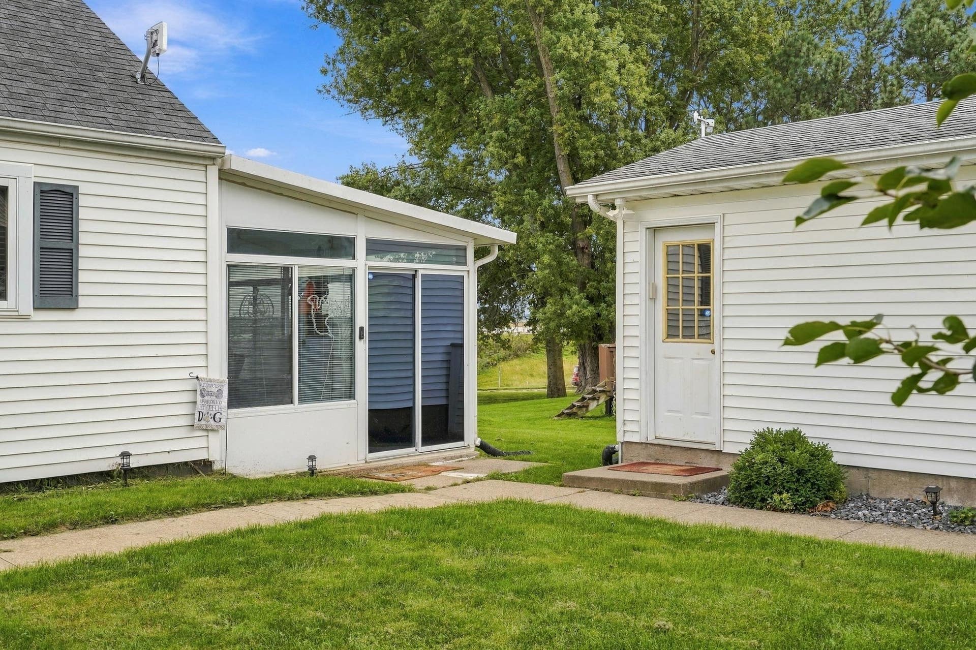 3829 Dry Hollow Road, Jamestown, WI 53807