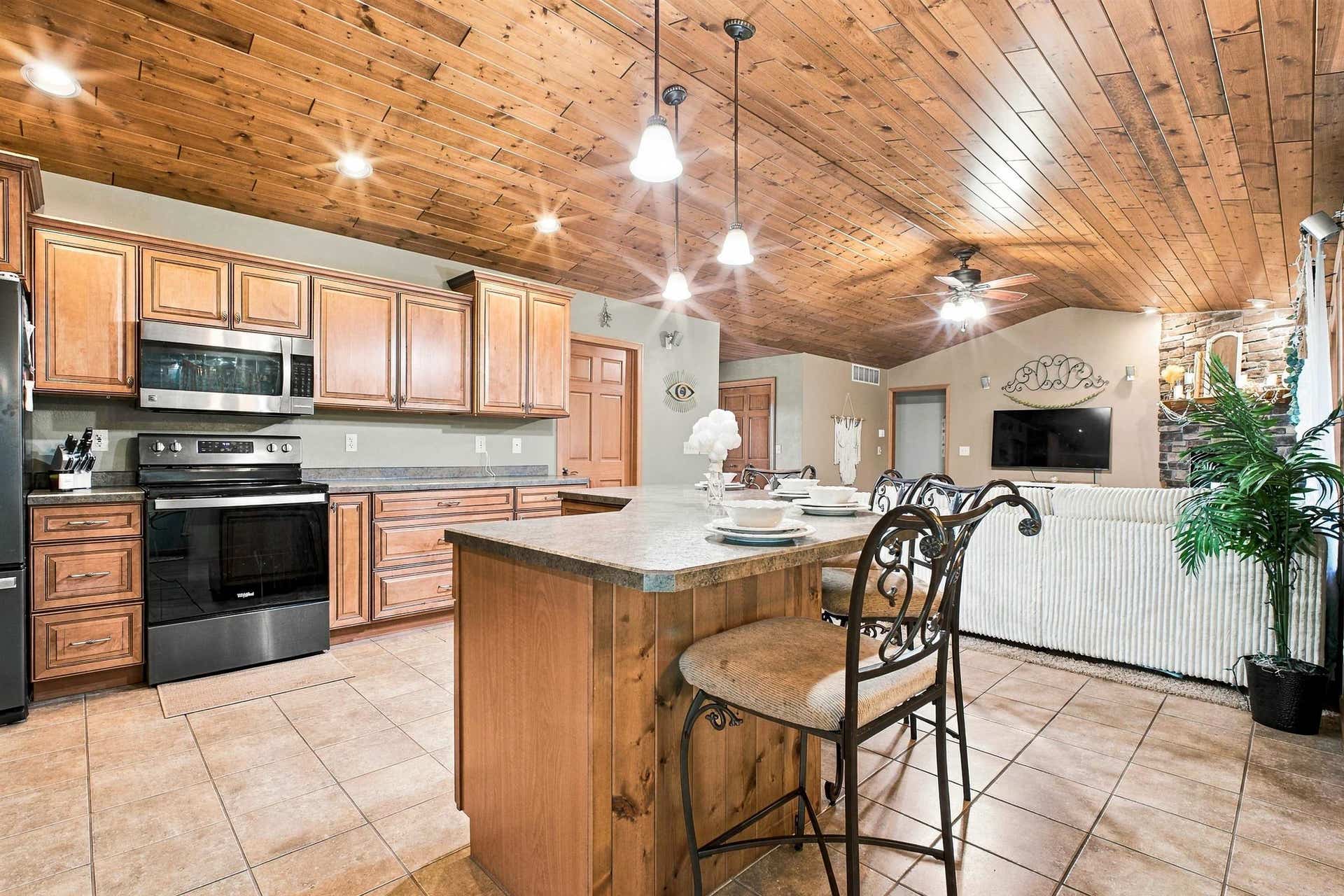 W10886 Westfox Road, Fox Lake, WI 53933