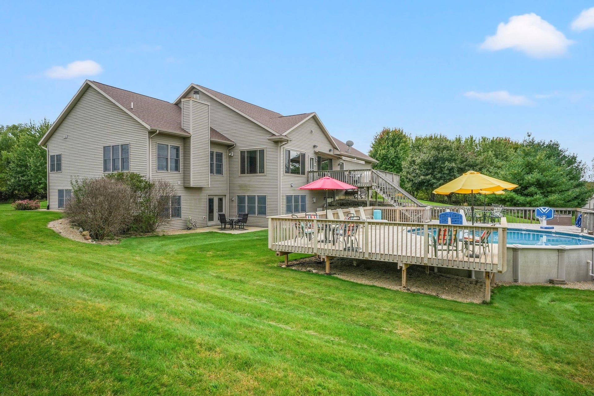852 Canal Road, Medina, WI 53559