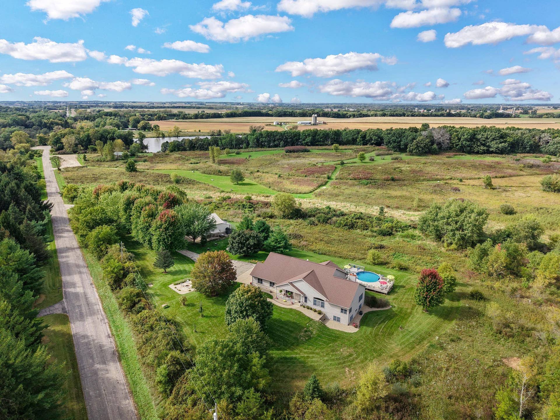 852 Canal Road, Medina, WI 53559