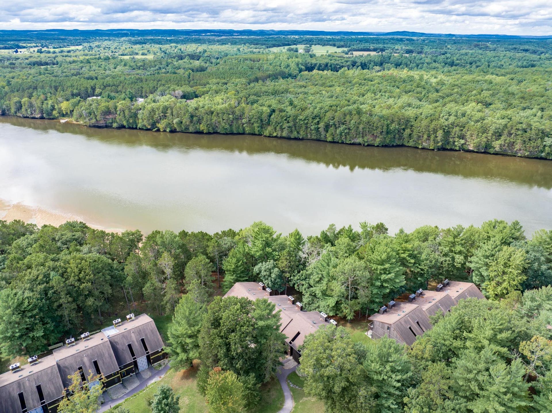 2 Aspen Trail, Springville, WI 53965