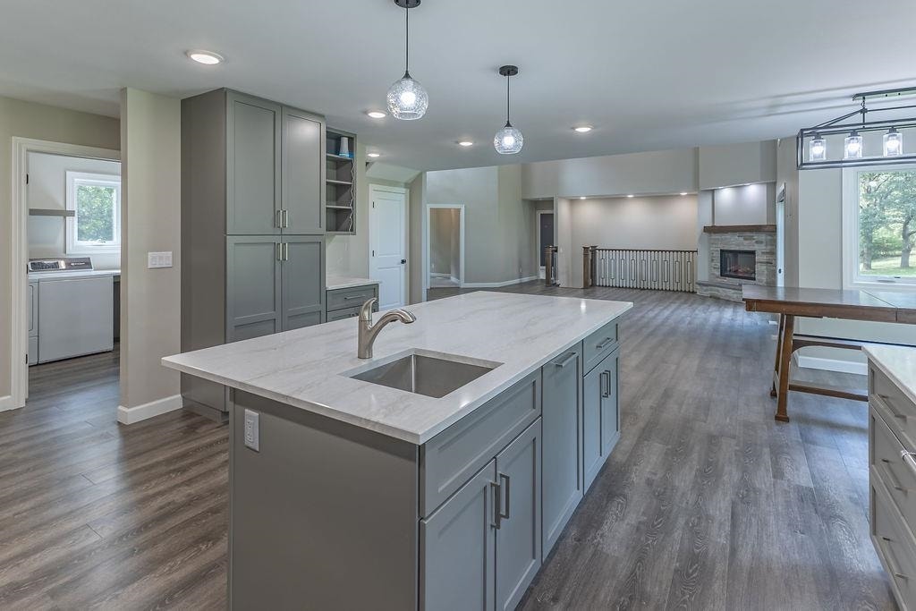 N6877 Briggs Road, Holland, WI 54636
