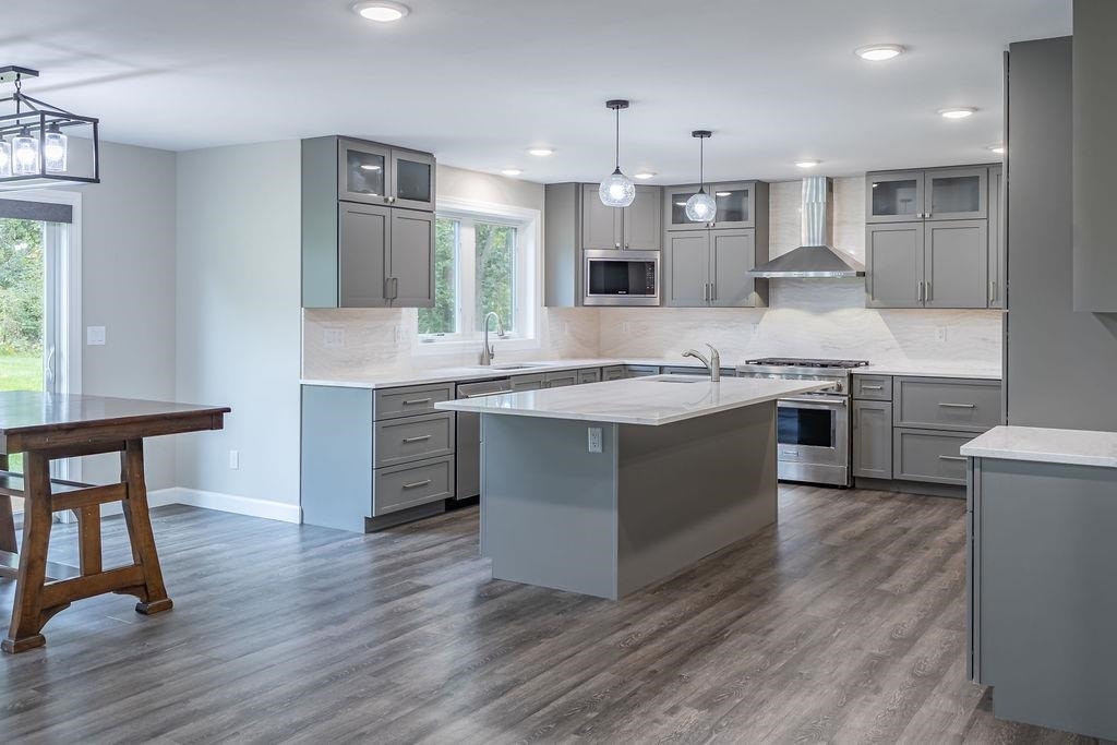 N6877 Briggs Road, Holland, WI 54636