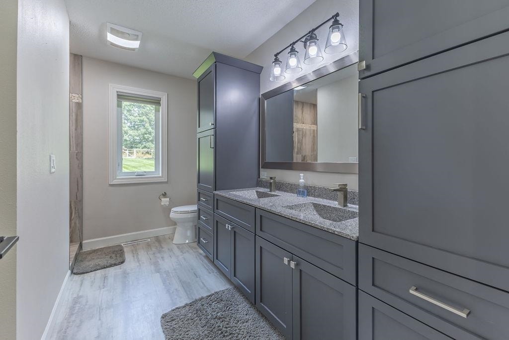N6877 Briggs Road, Holland, WI 54636