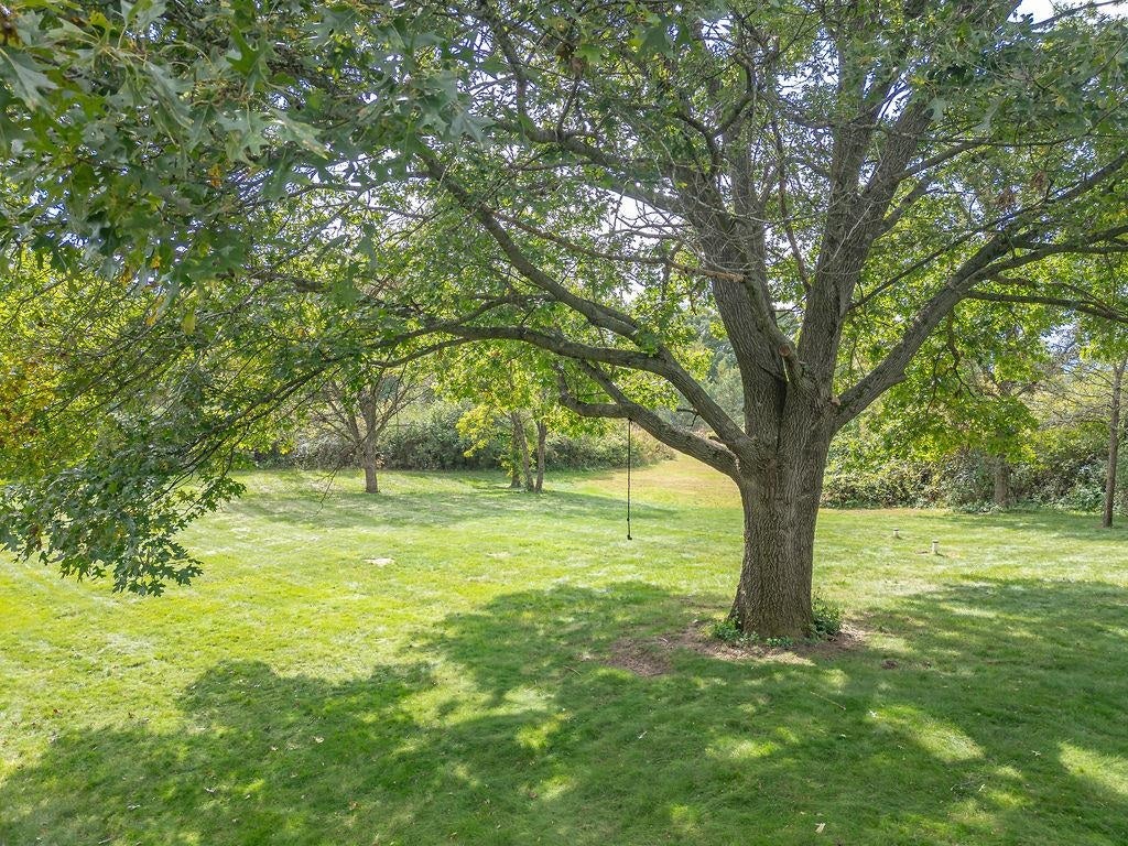 N6877 Briggs Road, Holland, WI 54636