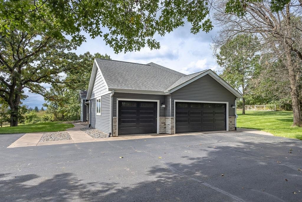 N6877 Briggs Road, Holland, WI 54636