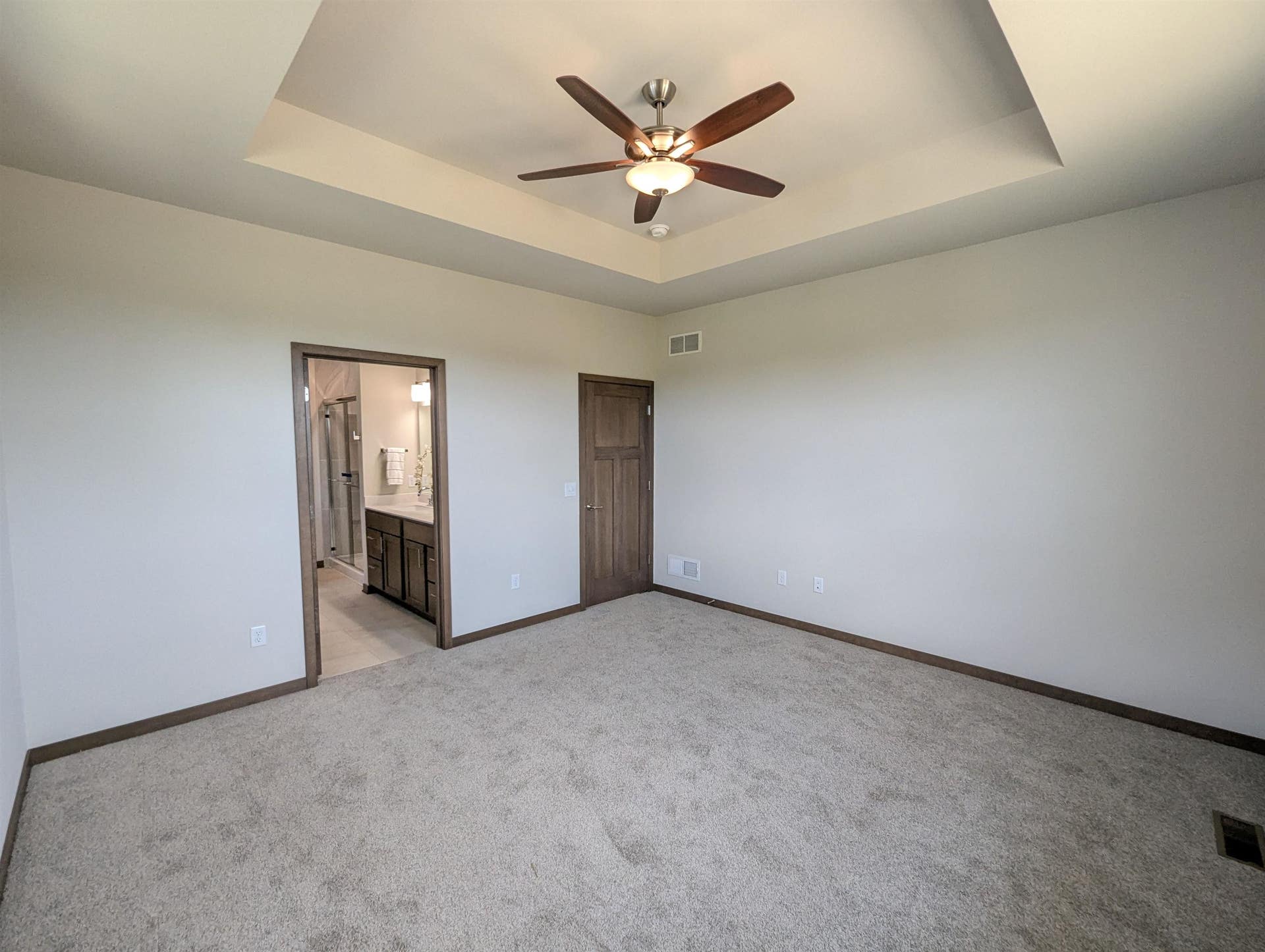 913 Brookview Trail, Mount Horeb, WI 53572