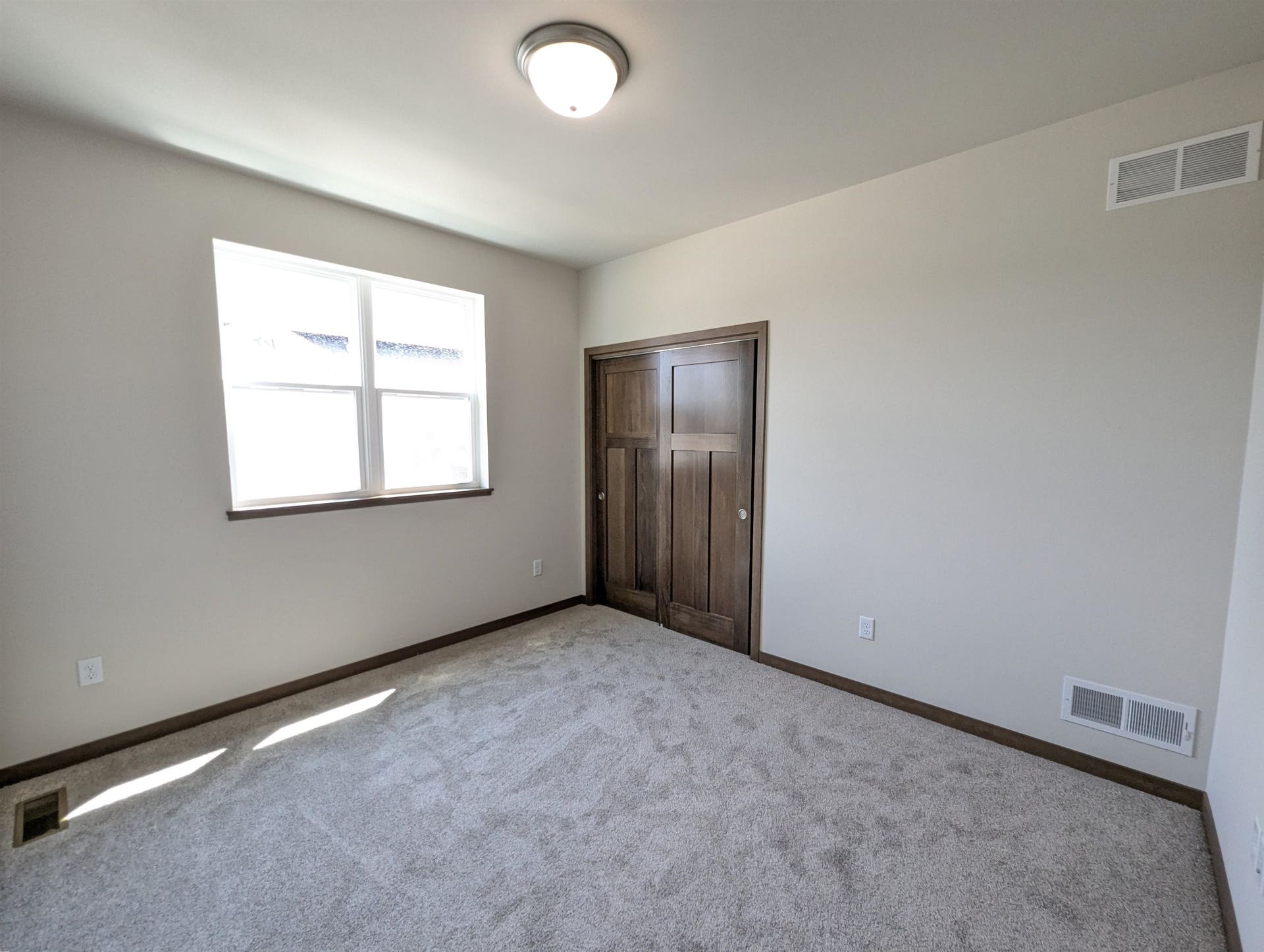 913 Brookview Trail, Mount Horeb, WI 53572