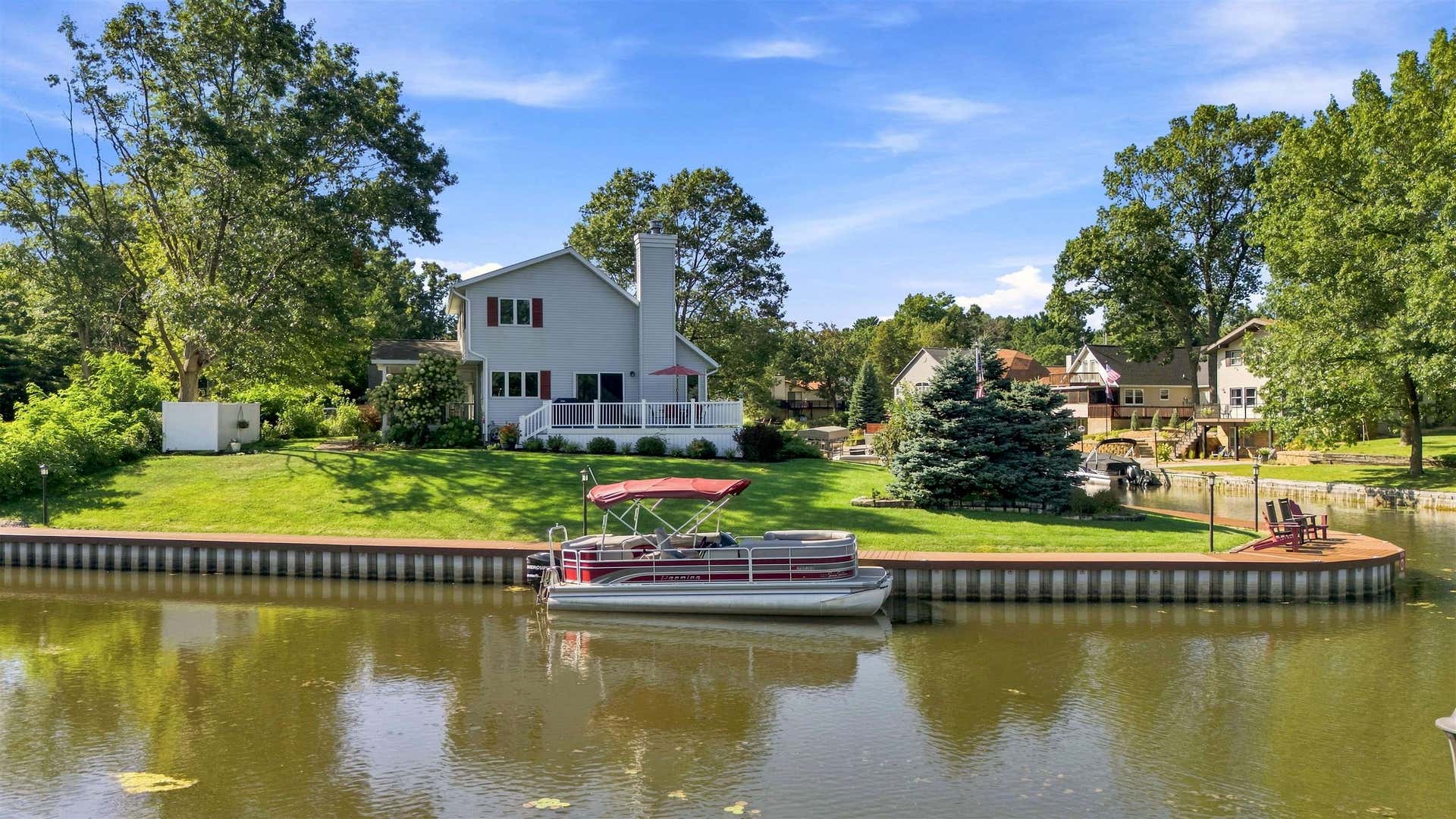 W4292 Red Oak Court, Germantown, WI 53948