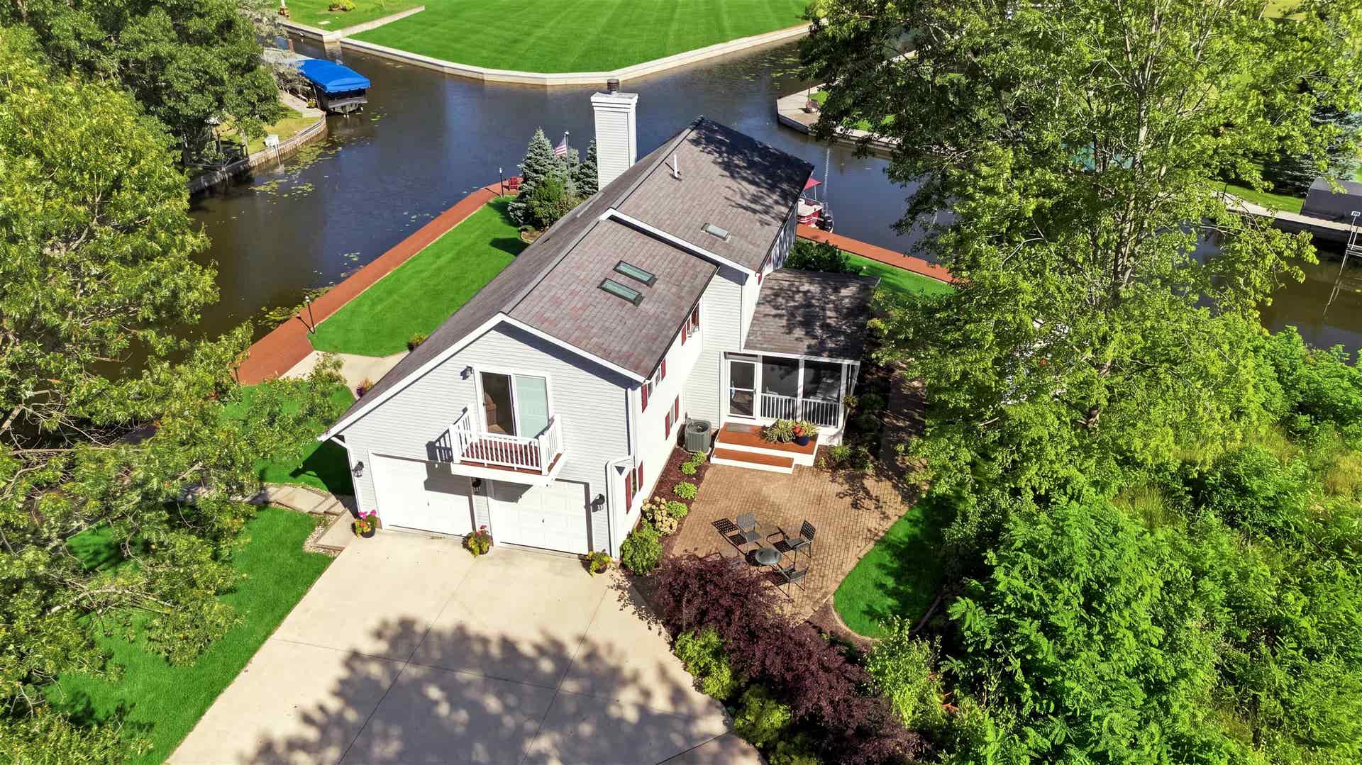 W4292 Red Oak Court, Germantown, WI 53948