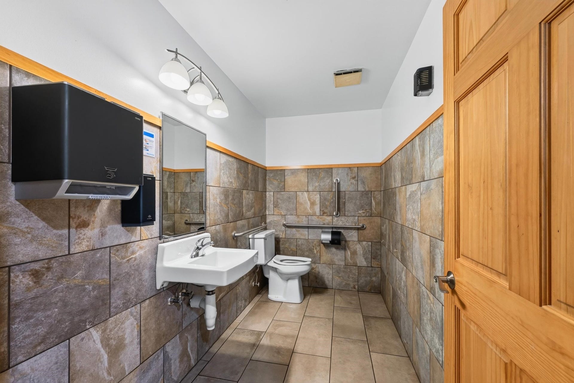 6601 Traveler Trail, Windsor, WI 53598