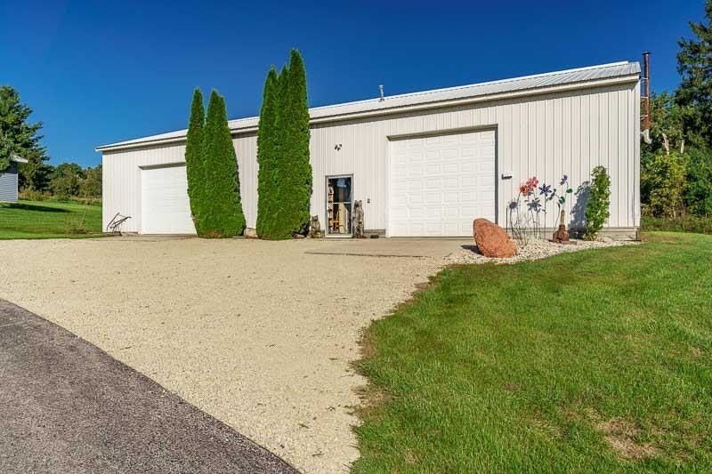 9702 W State Road 81, Newark, WI 53511