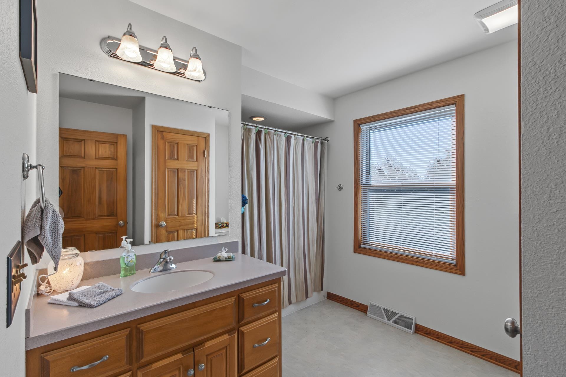 9660 Skyline Drive, Wayne, WI 53002